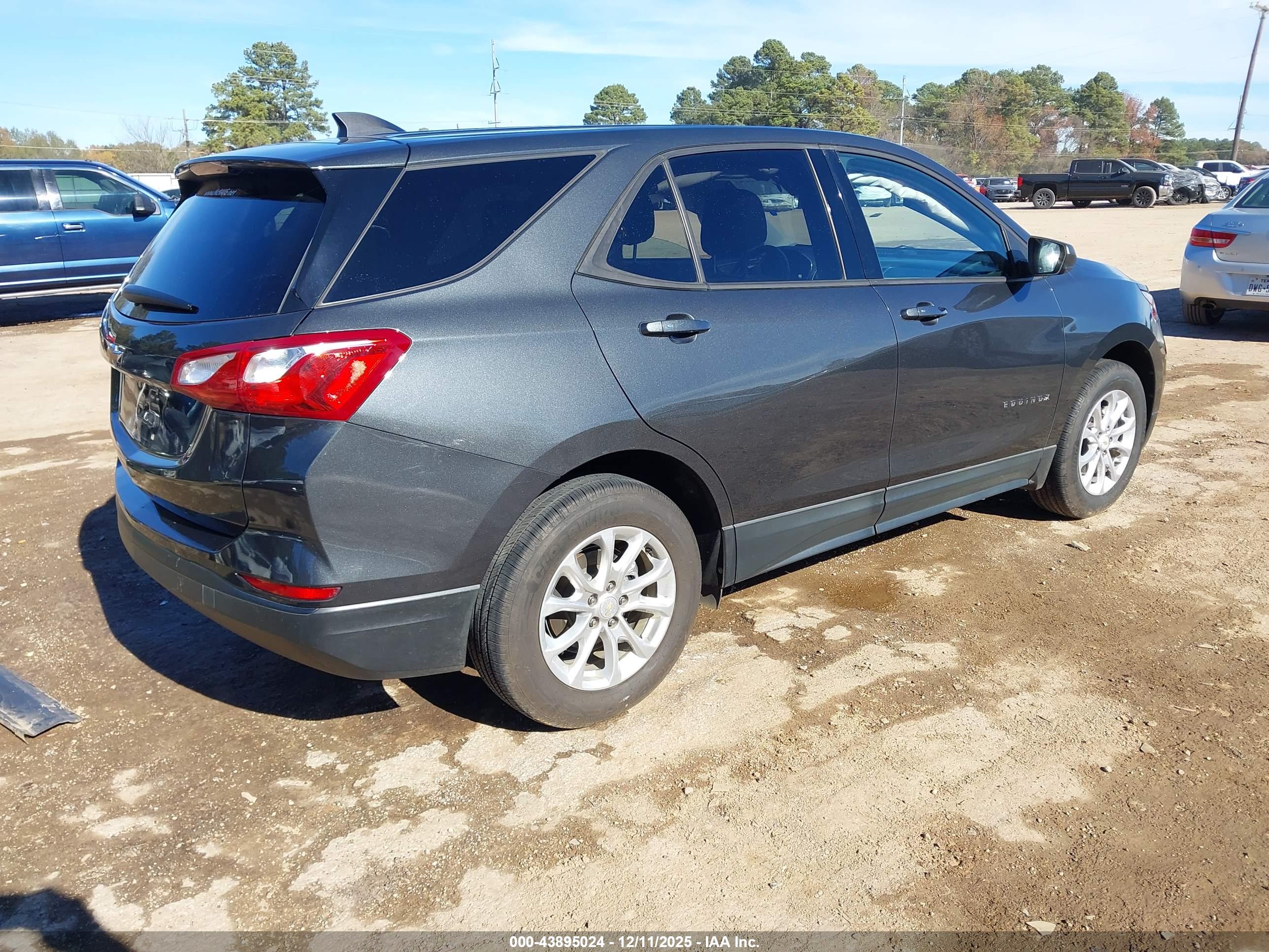 CHEVROLET EQUINOX image 4