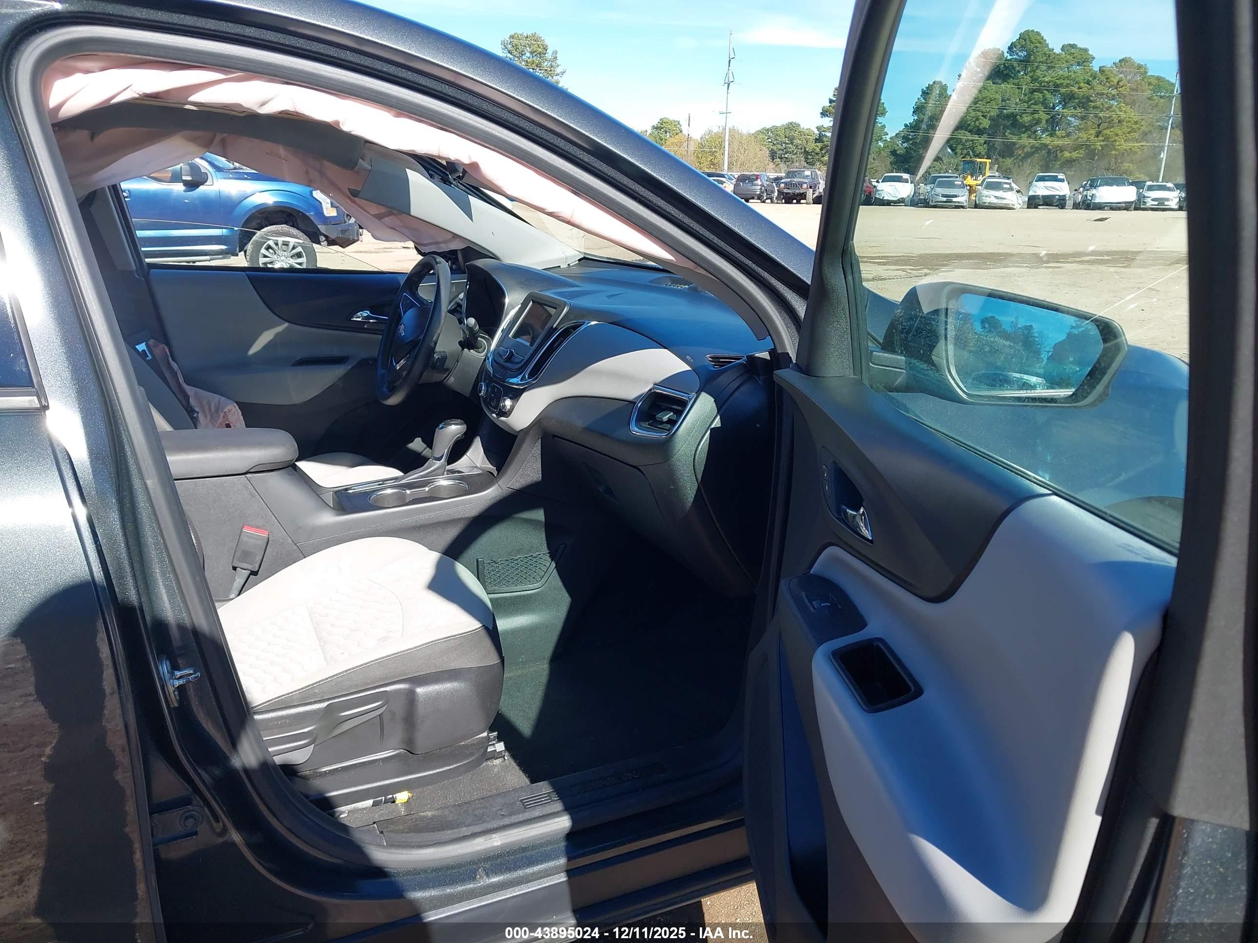 CHEVROLET EQUINOX image 5