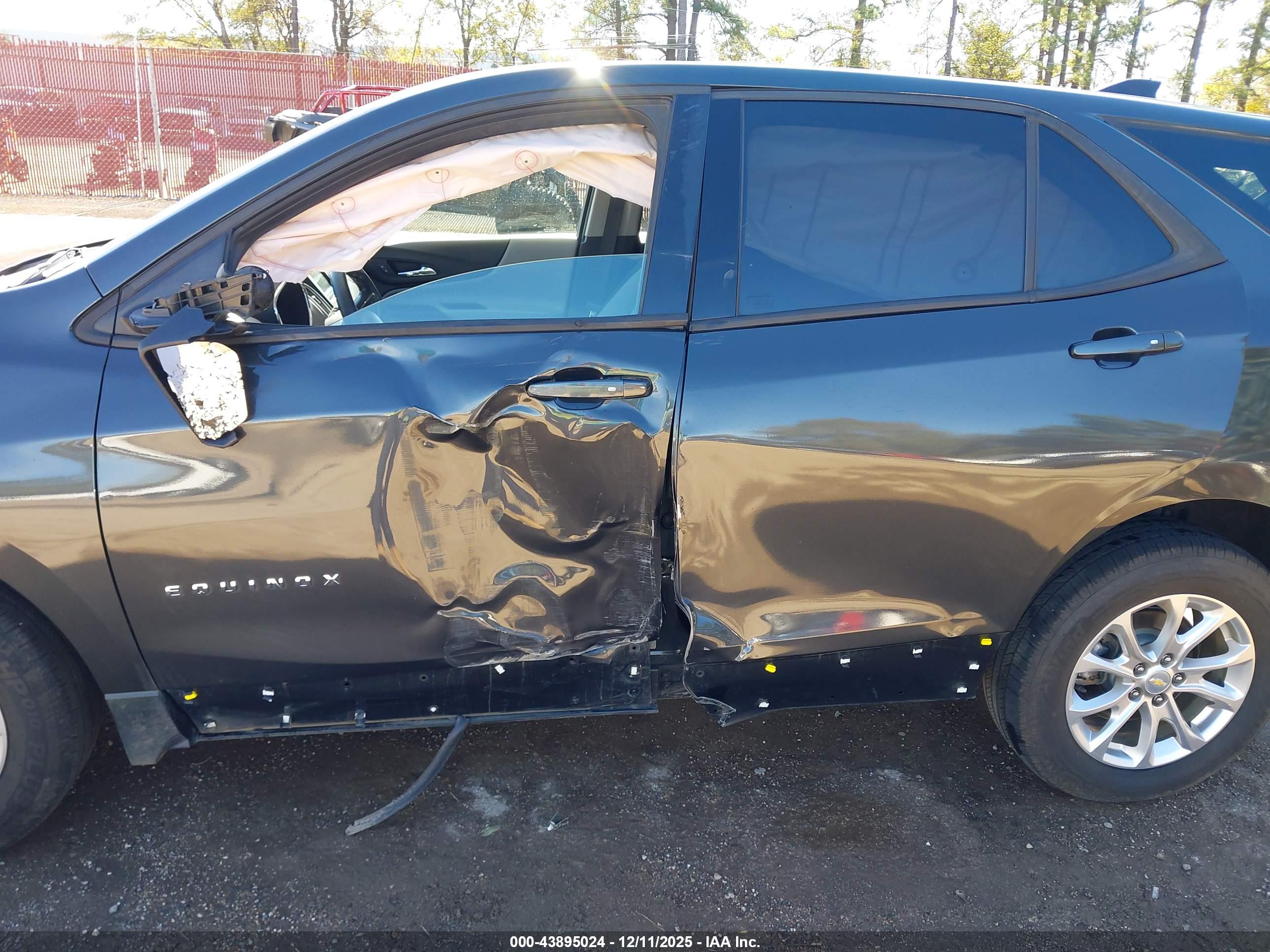 CHEVROLET EQUINOX image 6