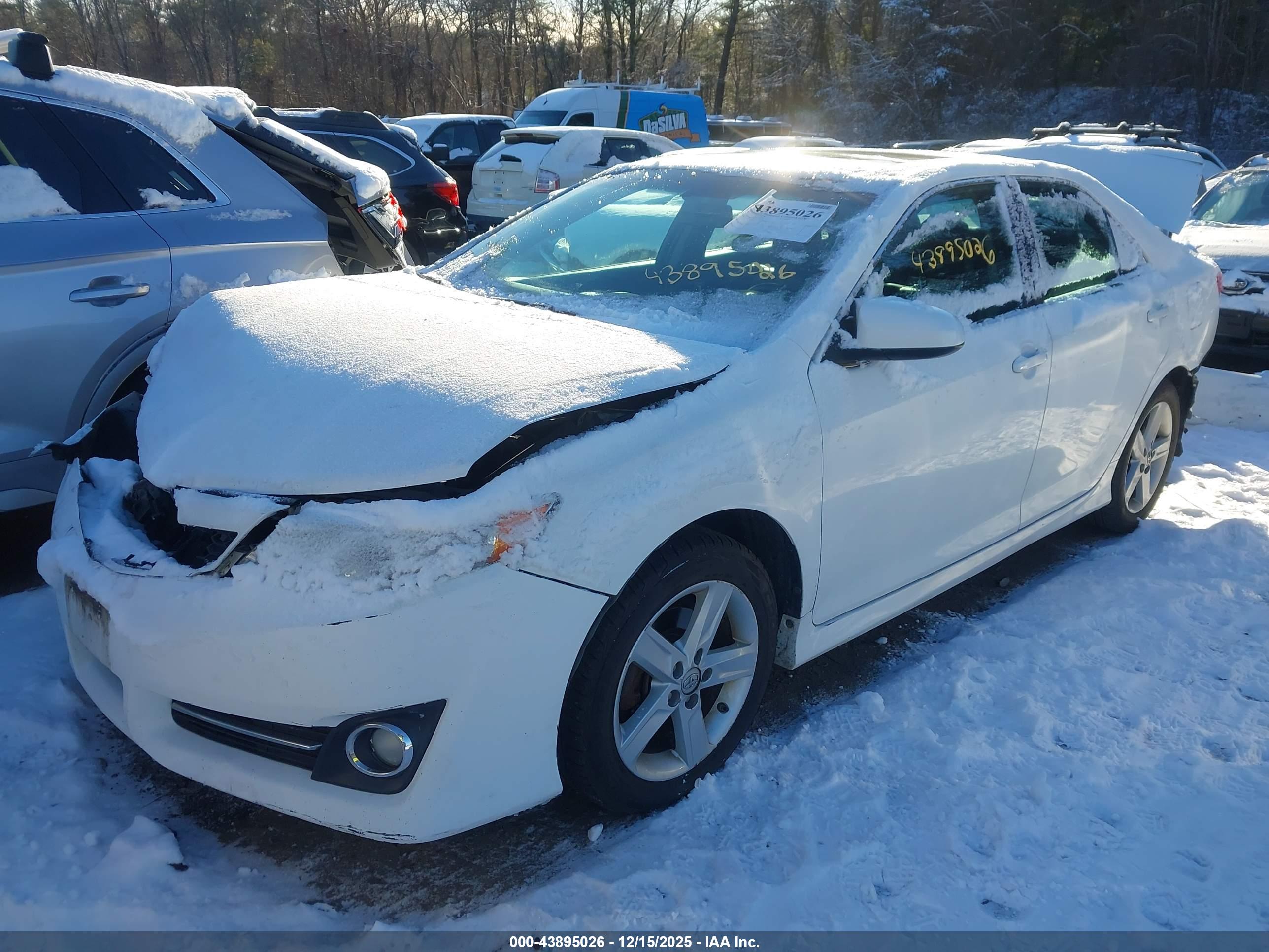 TOYOTA CAMRY image 2