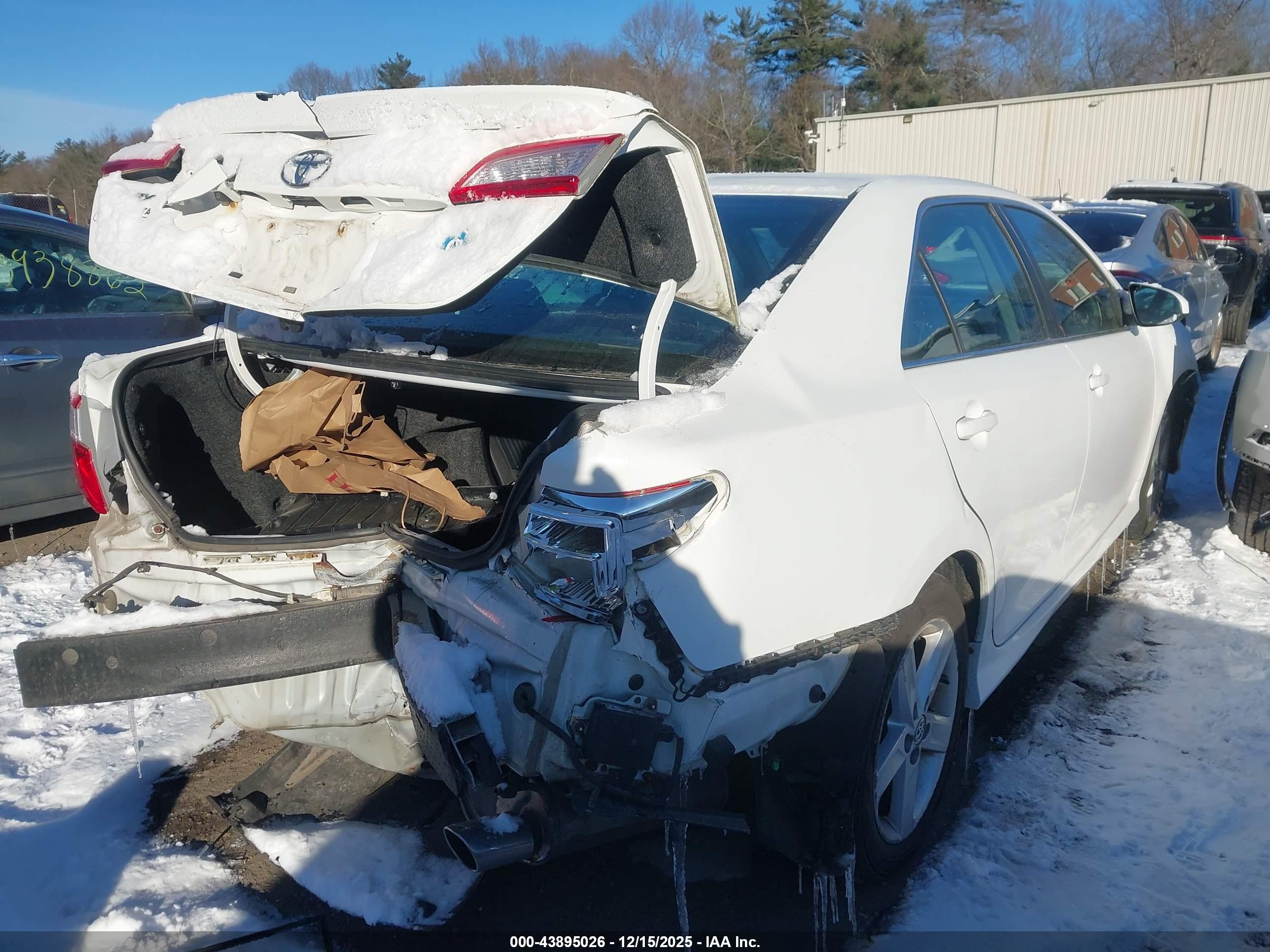 TOYOTA CAMRY image 4