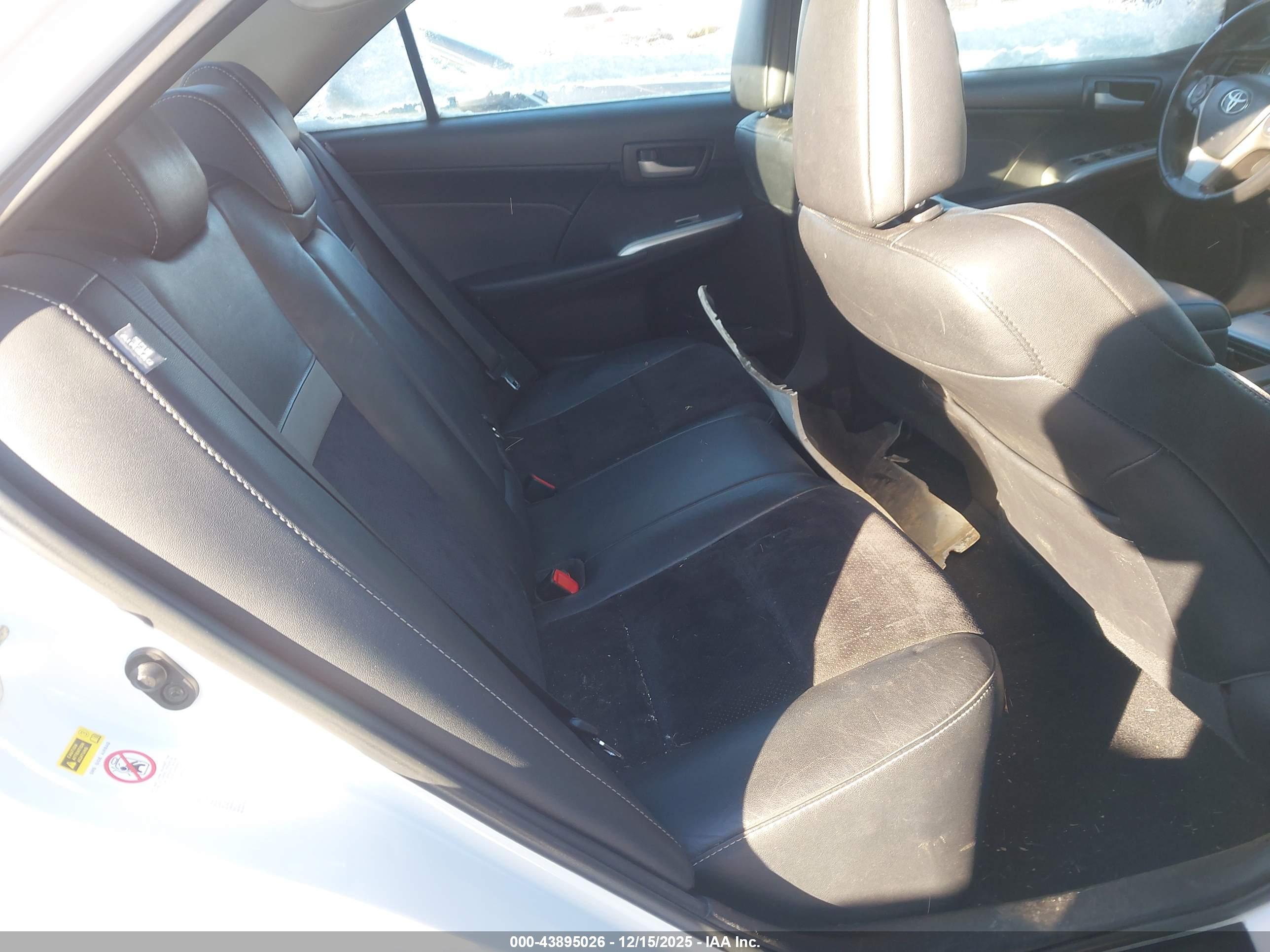 TOYOTA CAMRY image 8