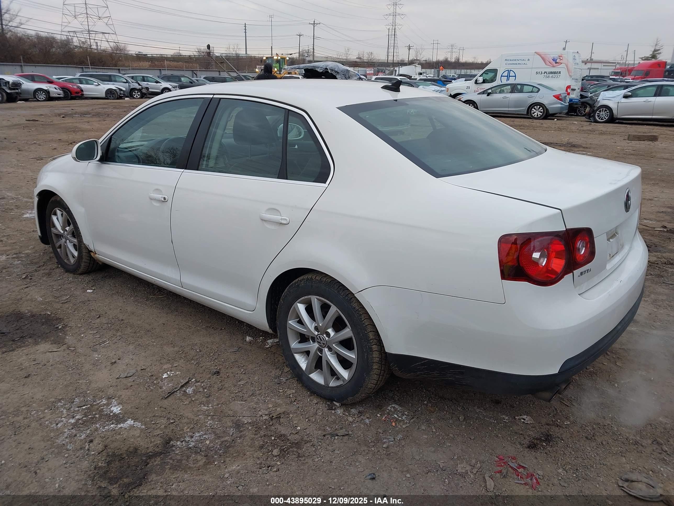 VOLKSWAGEN JETTA image 3