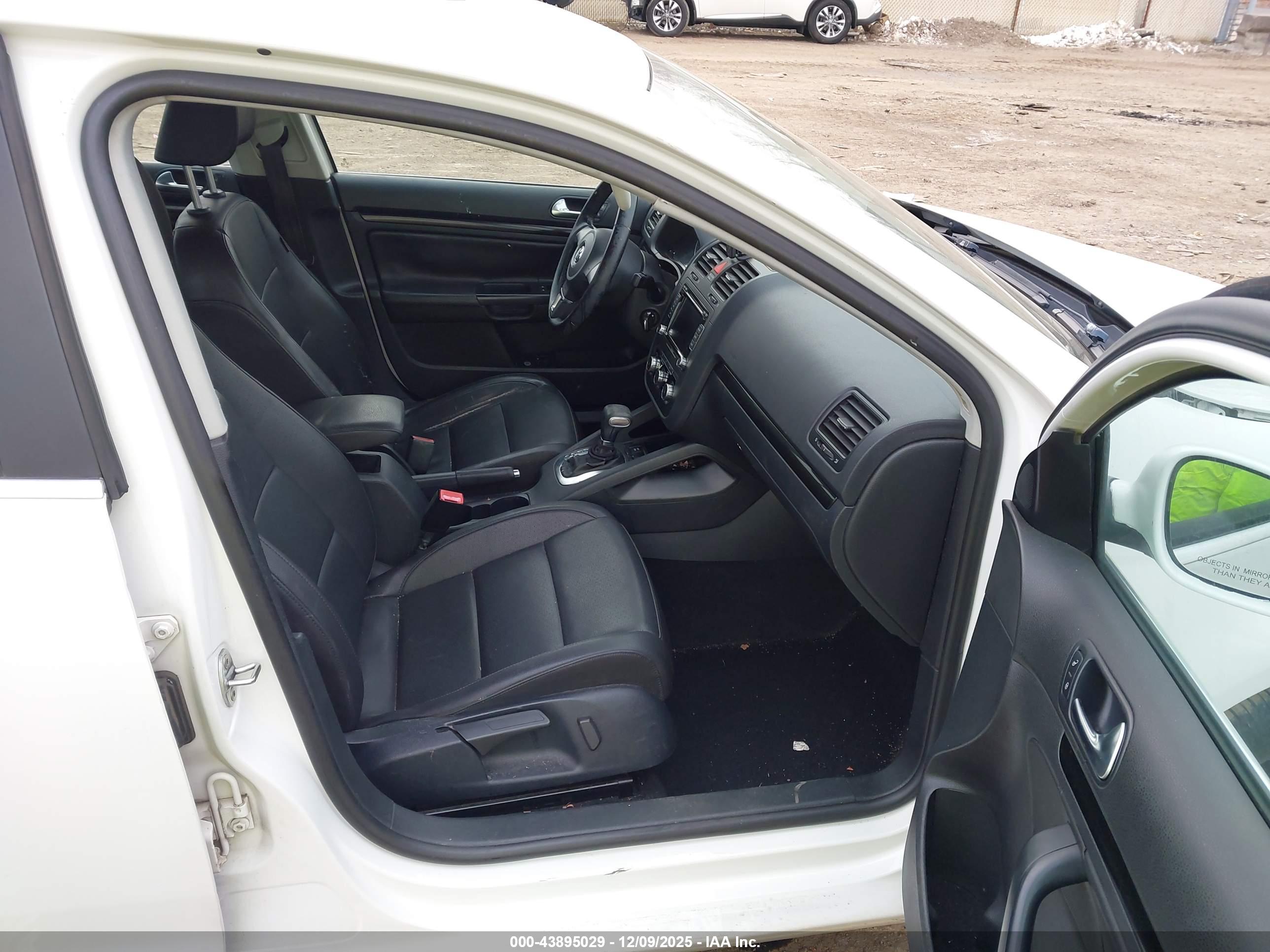 VOLKSWAGEN JETTA image 5