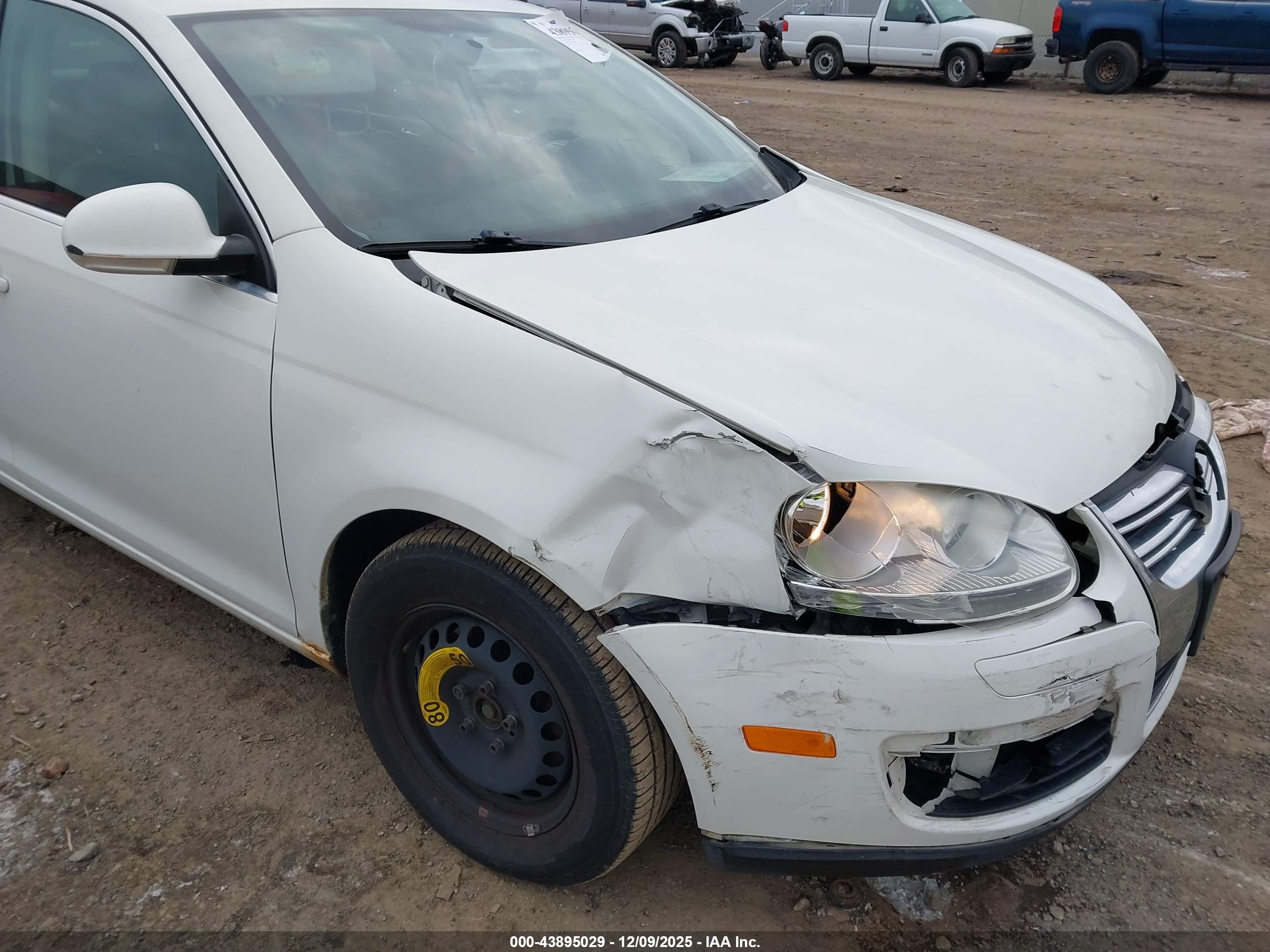 VOLKSWAGEN JETTA image 6