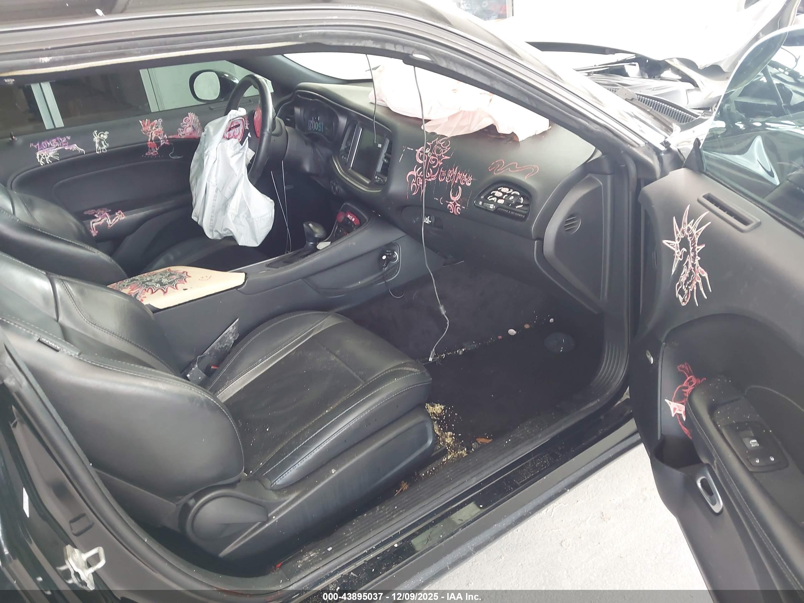 DODGE CHALLENGER image 5