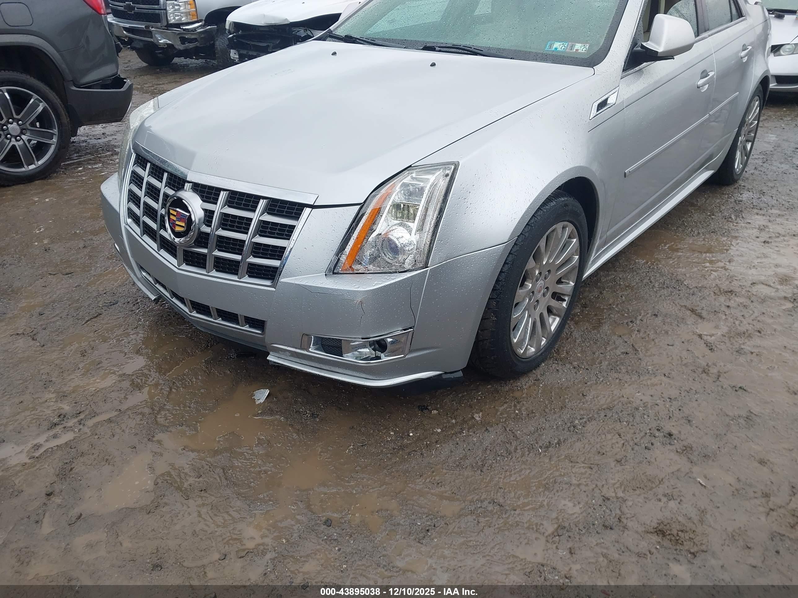 CADILLAC CTS image 6
