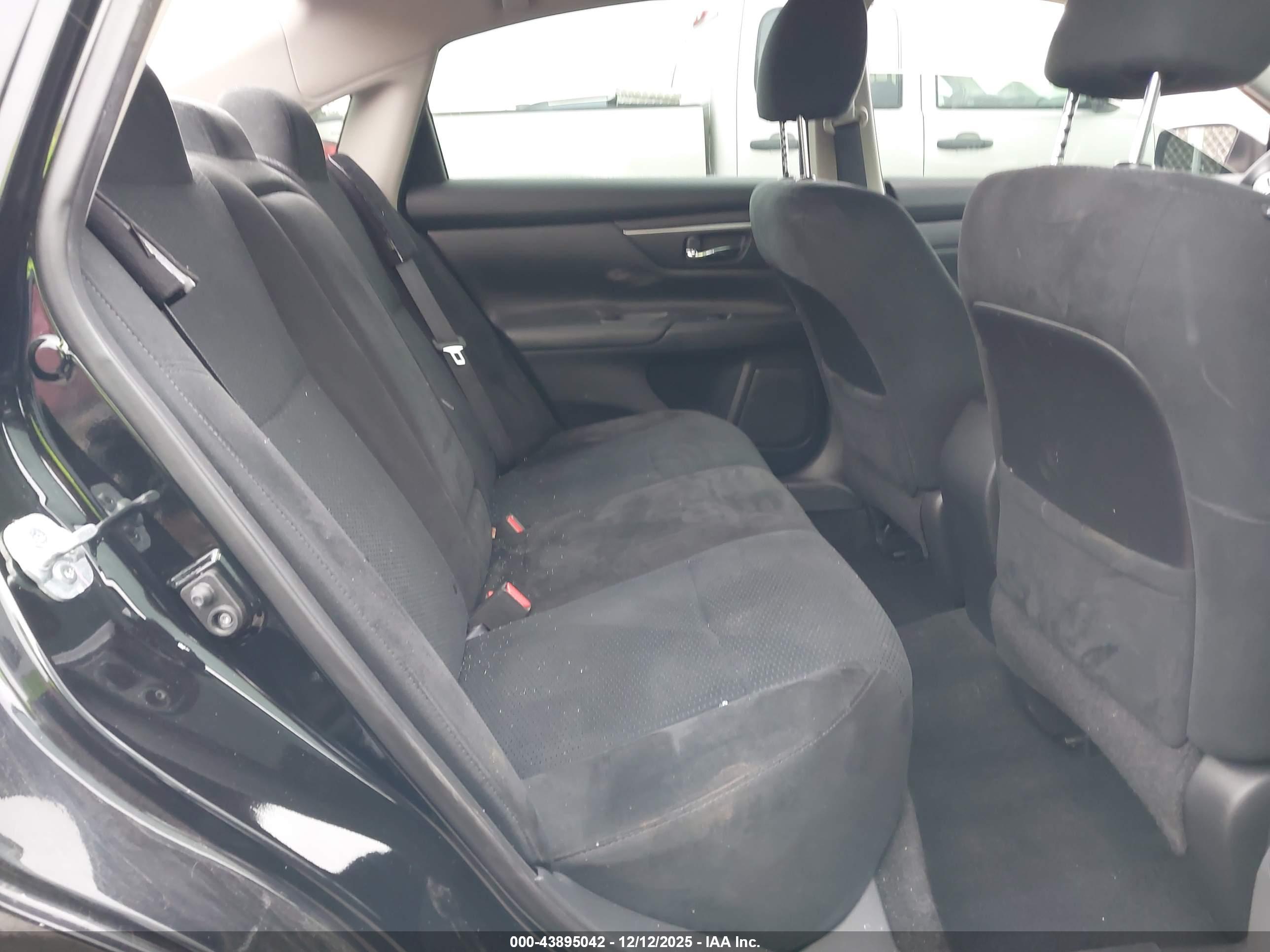 NISSAN ALTIMA image 8