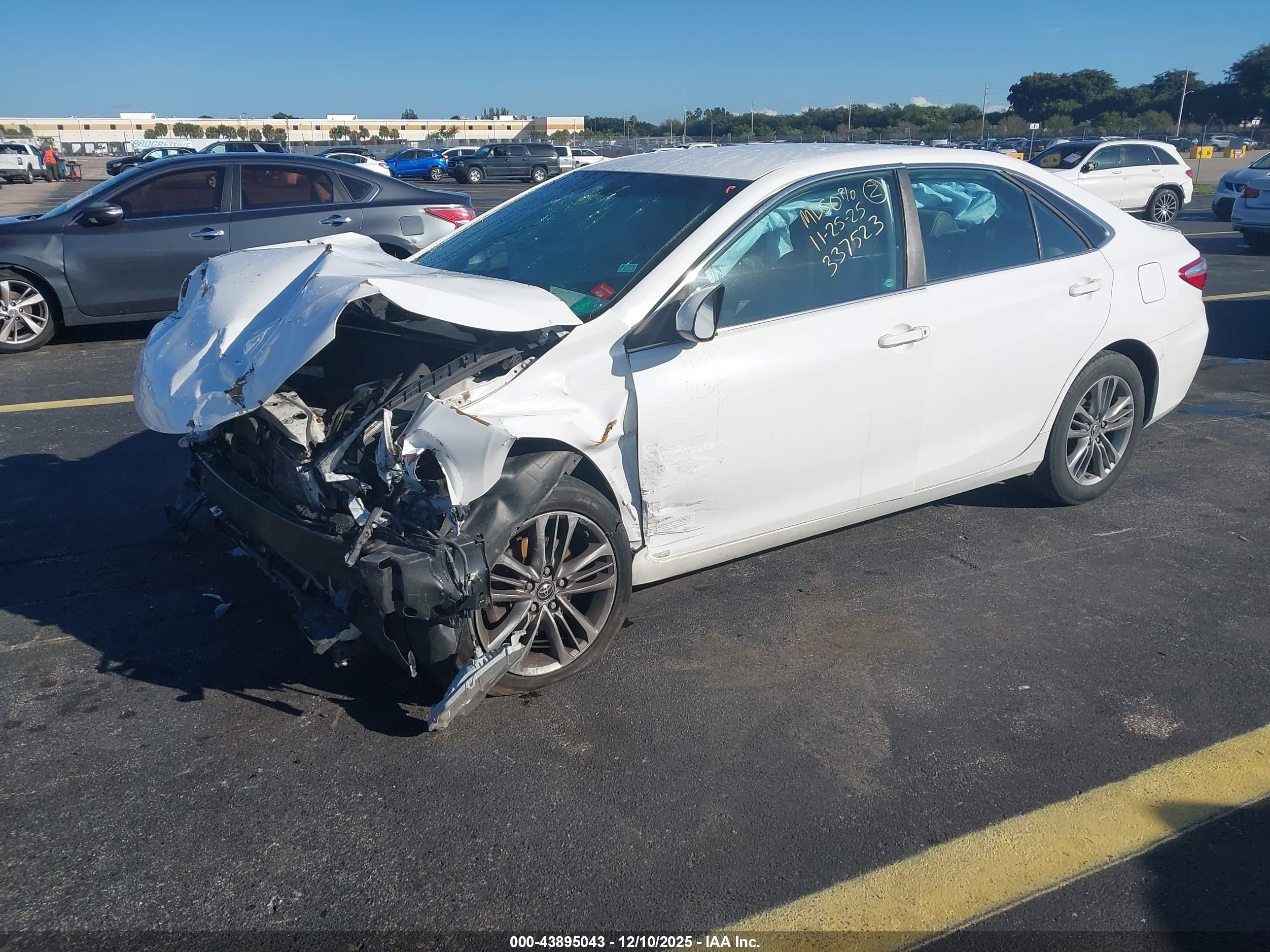 TOYOTA CAMRY image 2