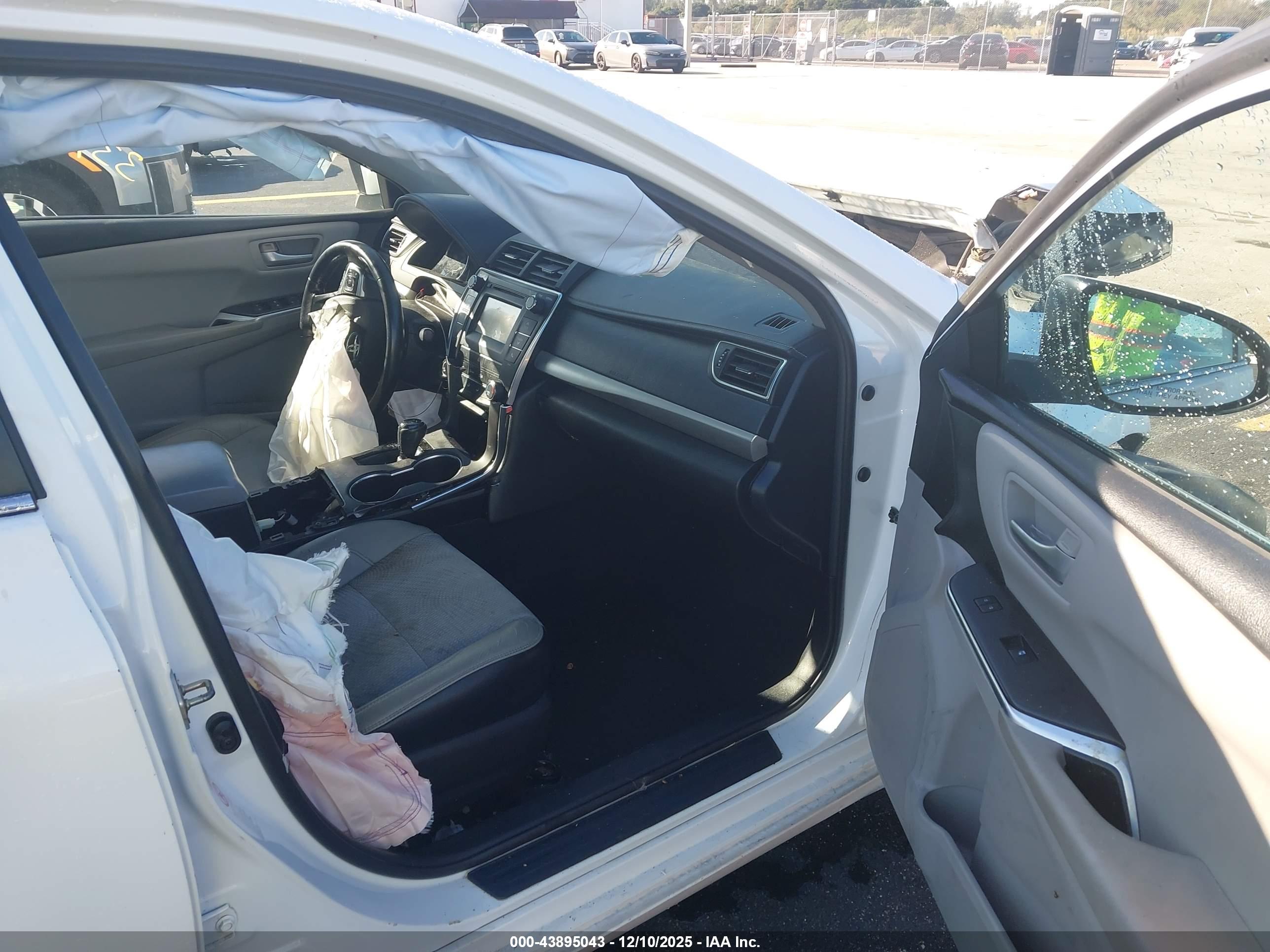 TOYOTA CAMRY image 5