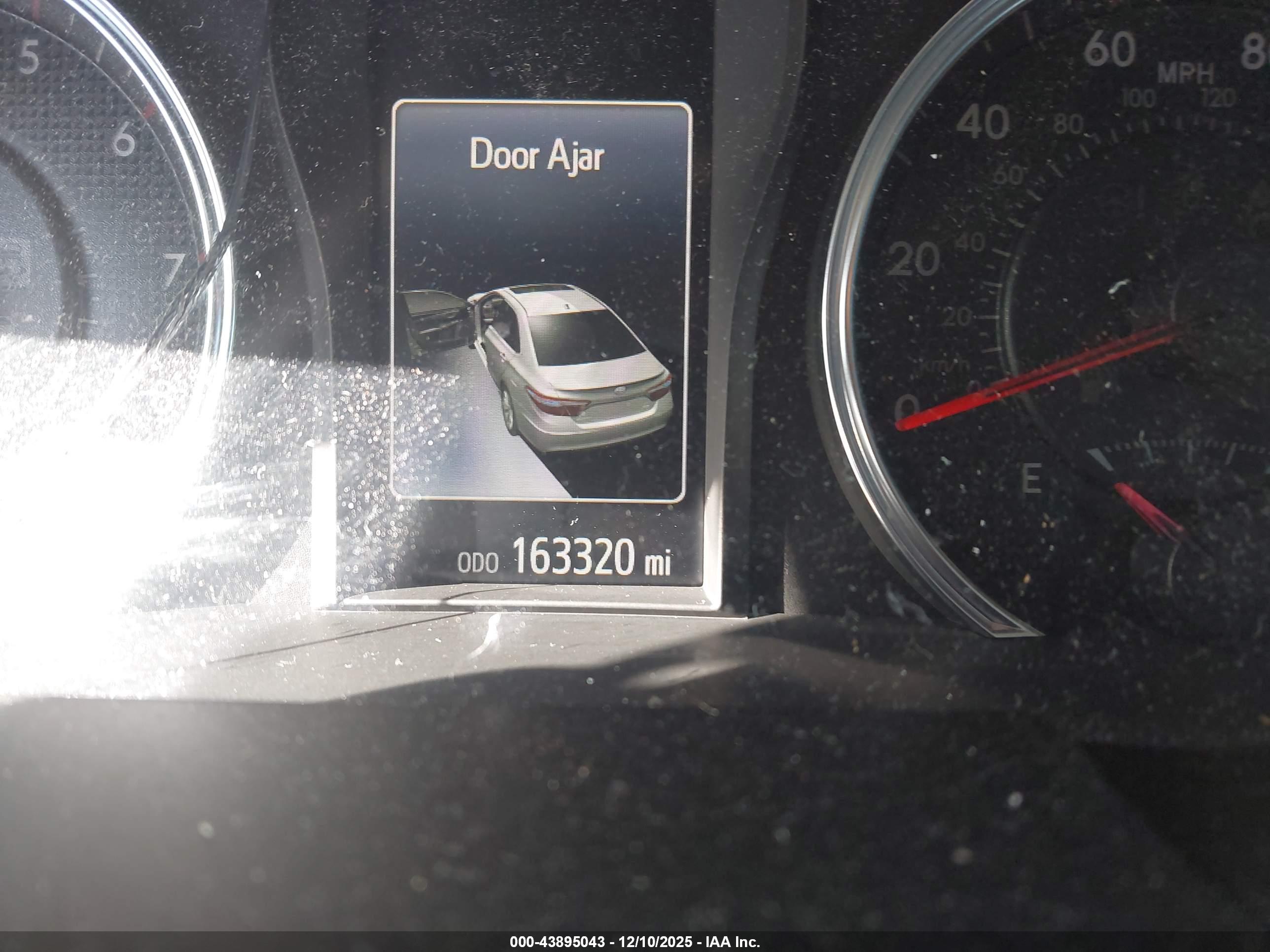 TOYOTA CAMRY image 7