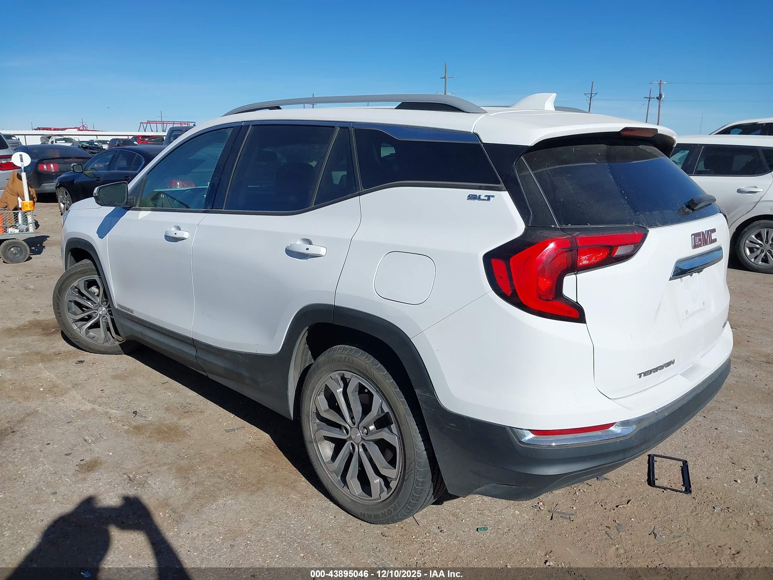 GMC TERRAIN image 3