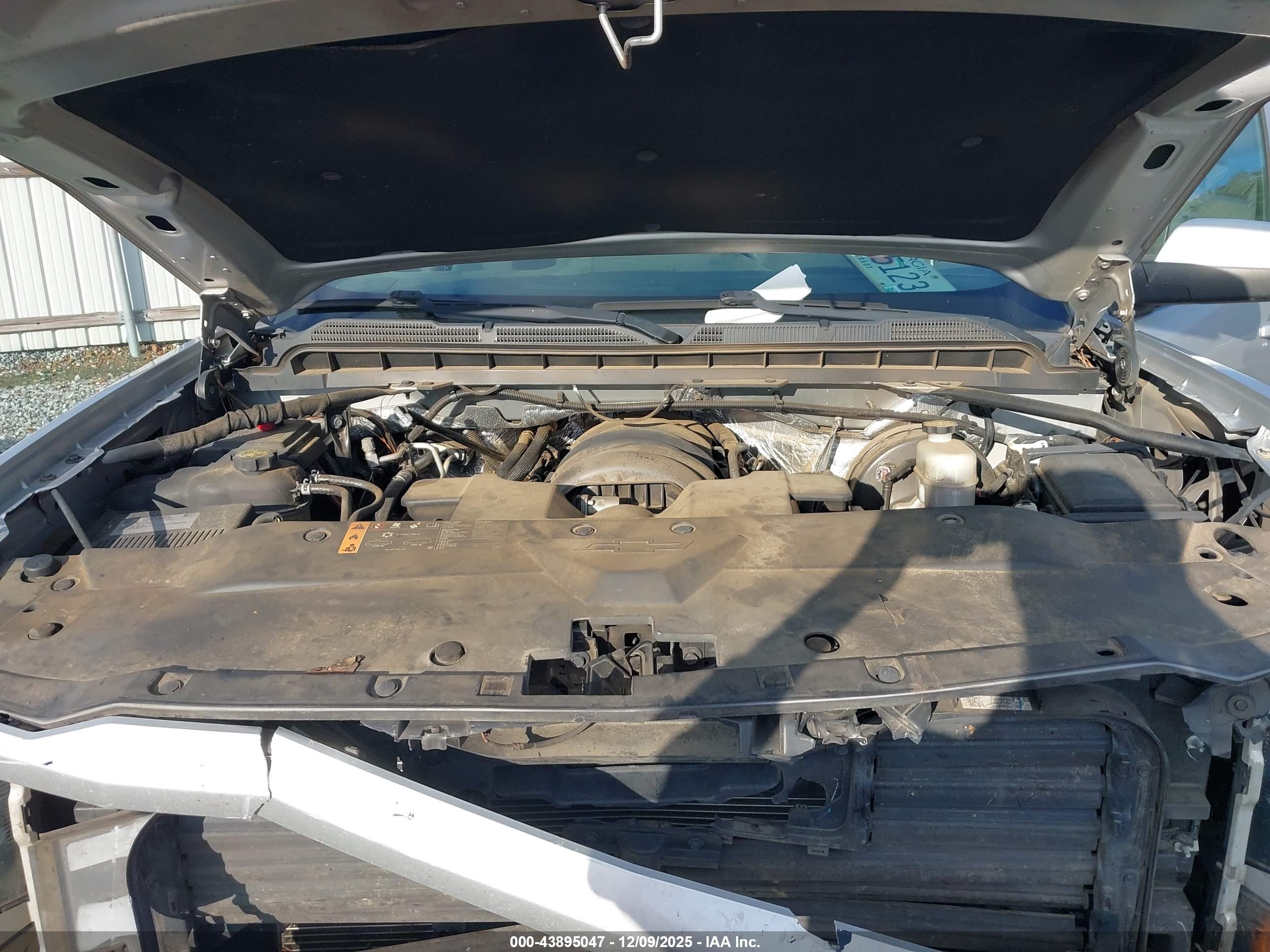 CHEVROLET SILVERADO image 10