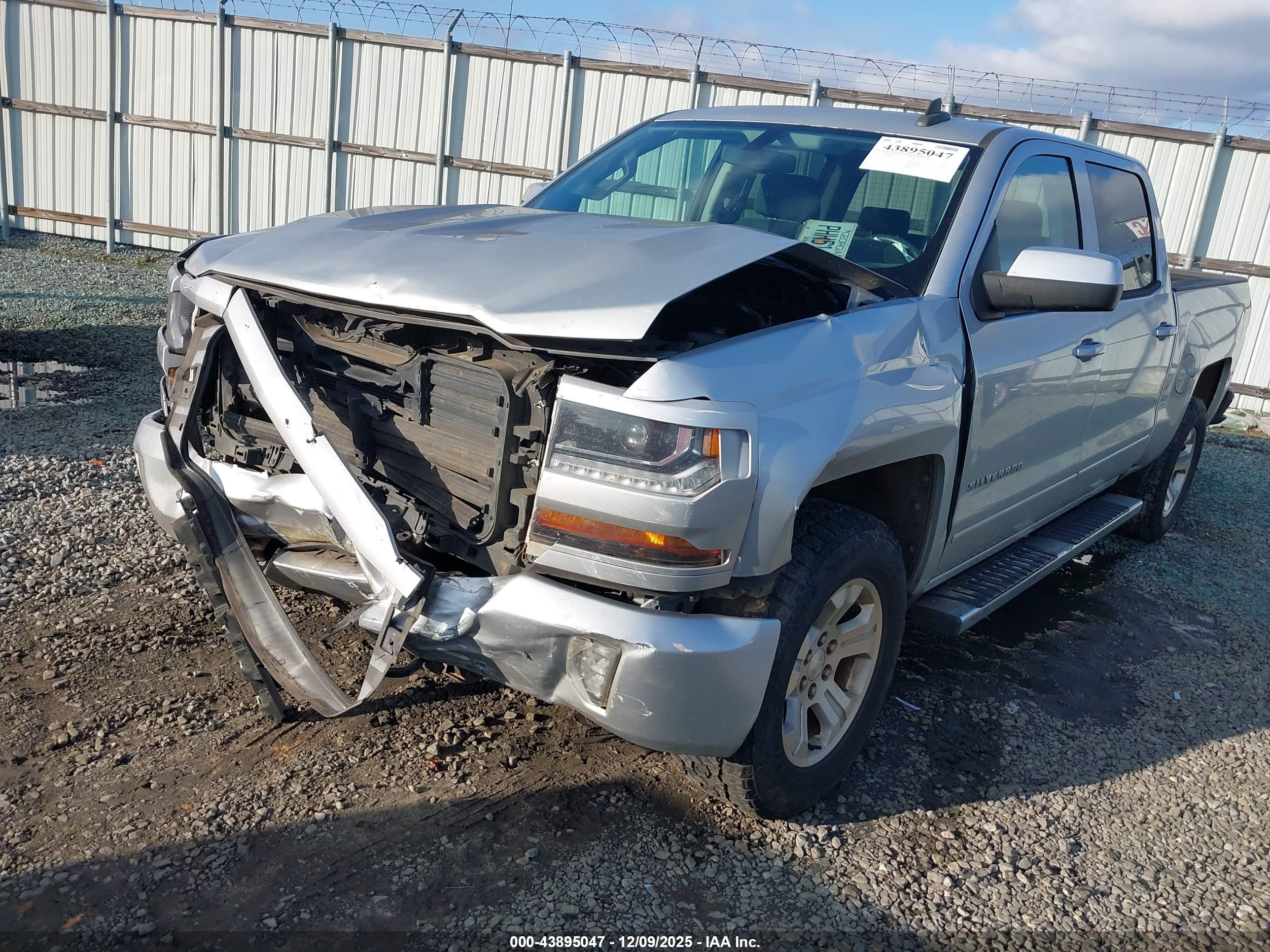CHEVROLET SILVERADO image 6