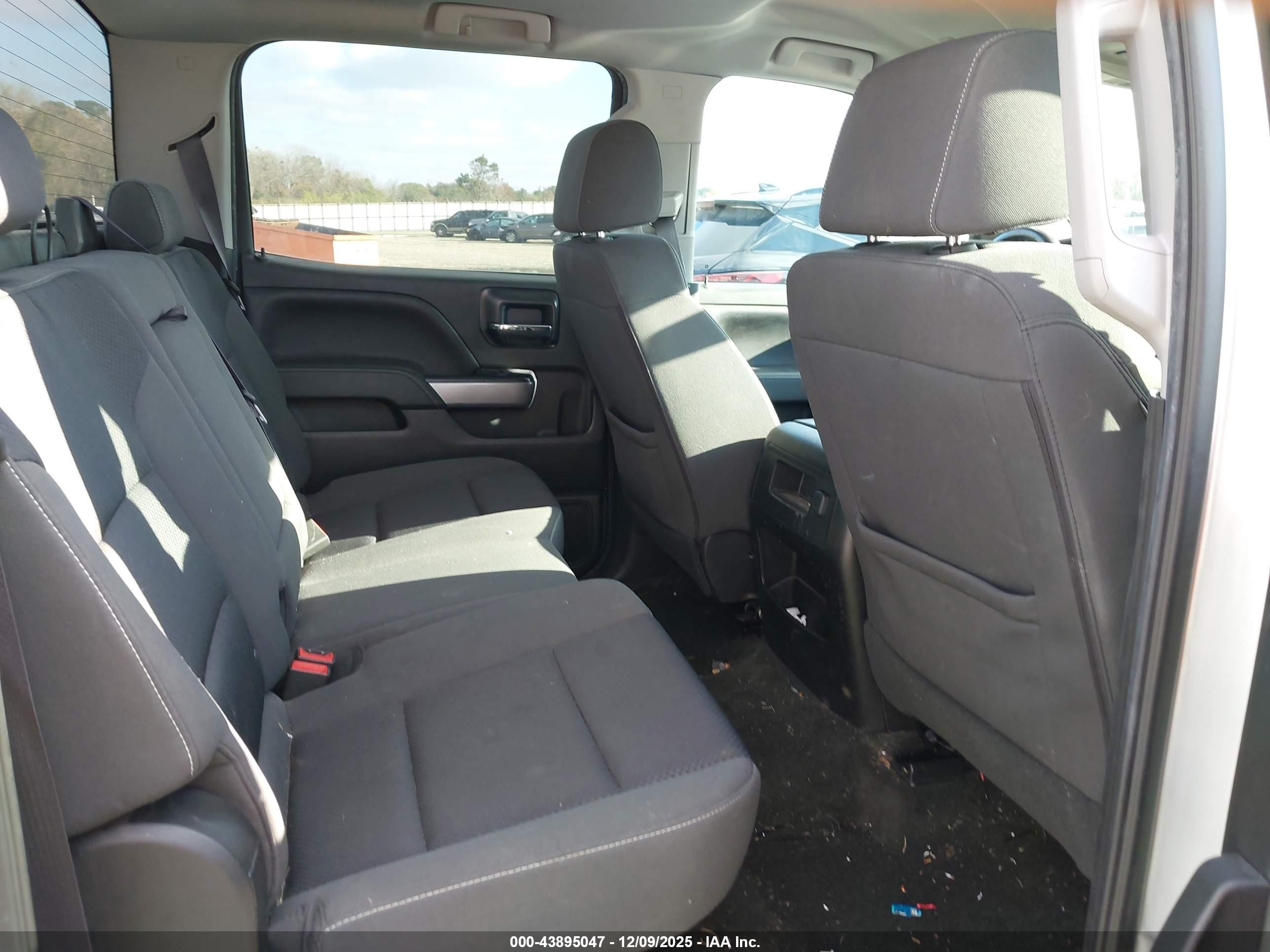 CHEVROLET SILVERADO image 8