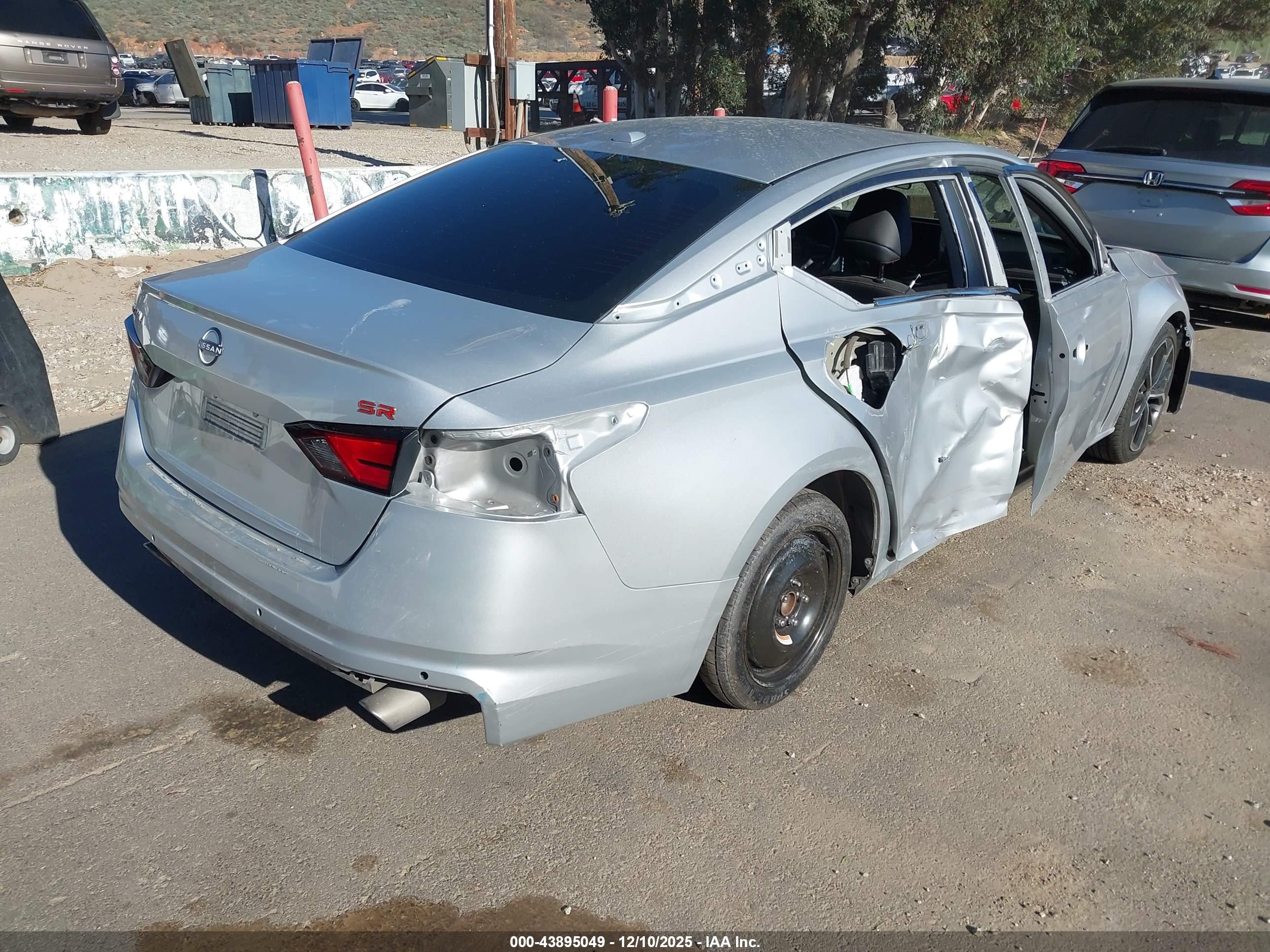 NISSAN ALTIMA image 4