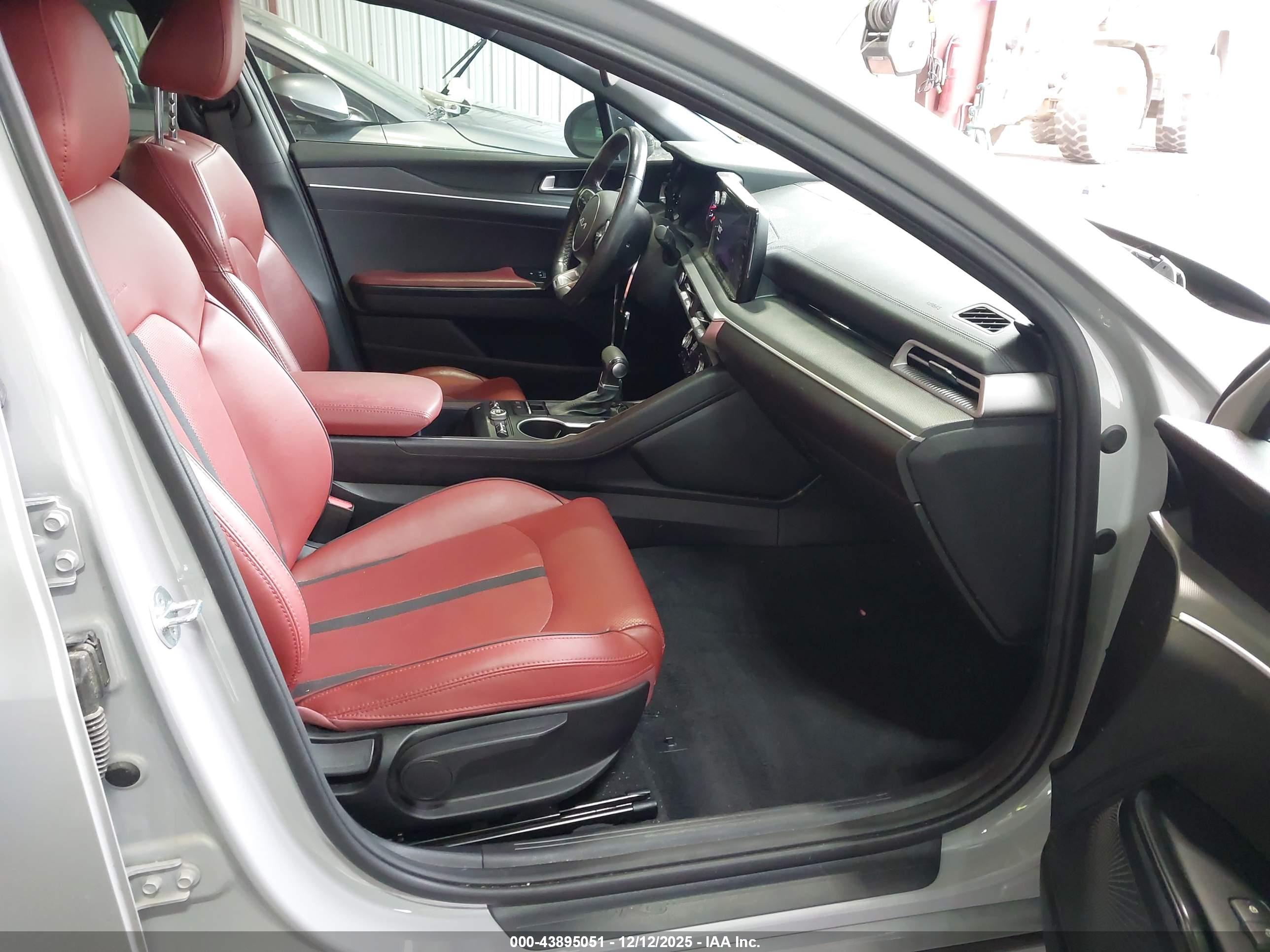 KIA K5 image 5