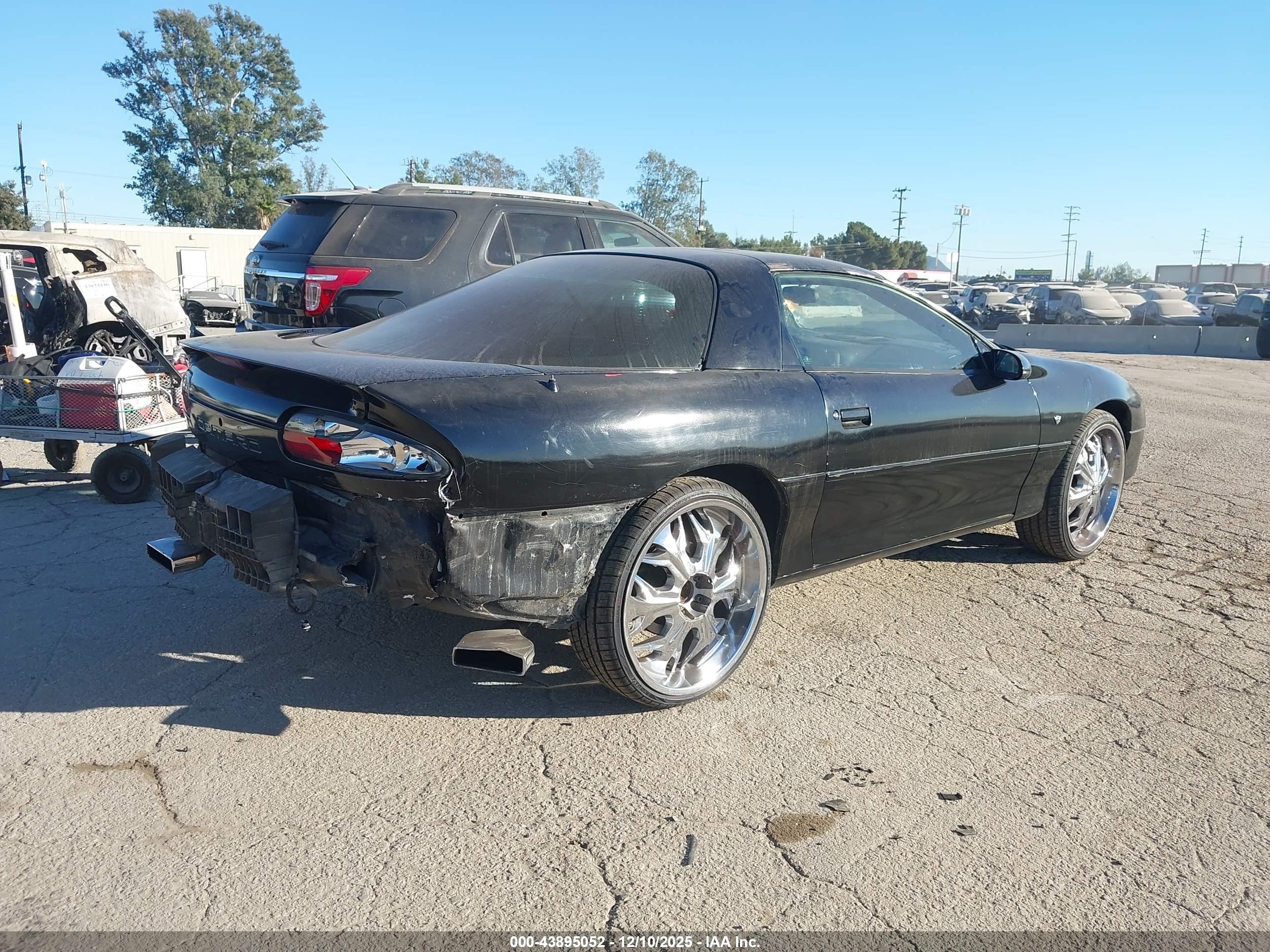 CHEVROLET CAMARO image 4