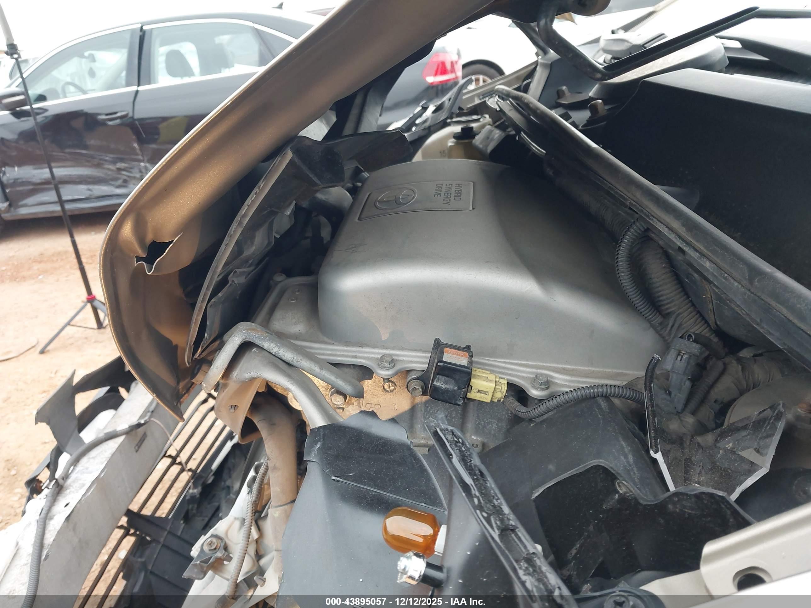 TOYOTA PRIUS image 10