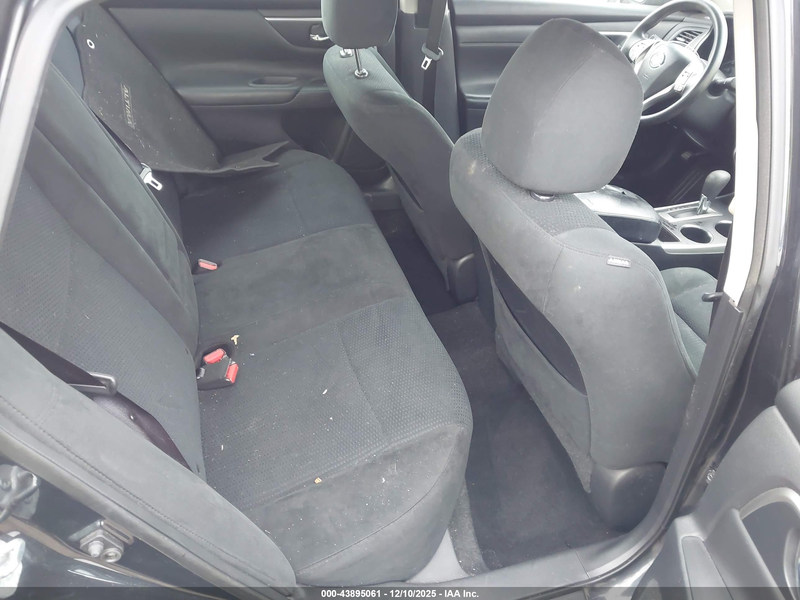 NISSAN ALTIMA image 8
