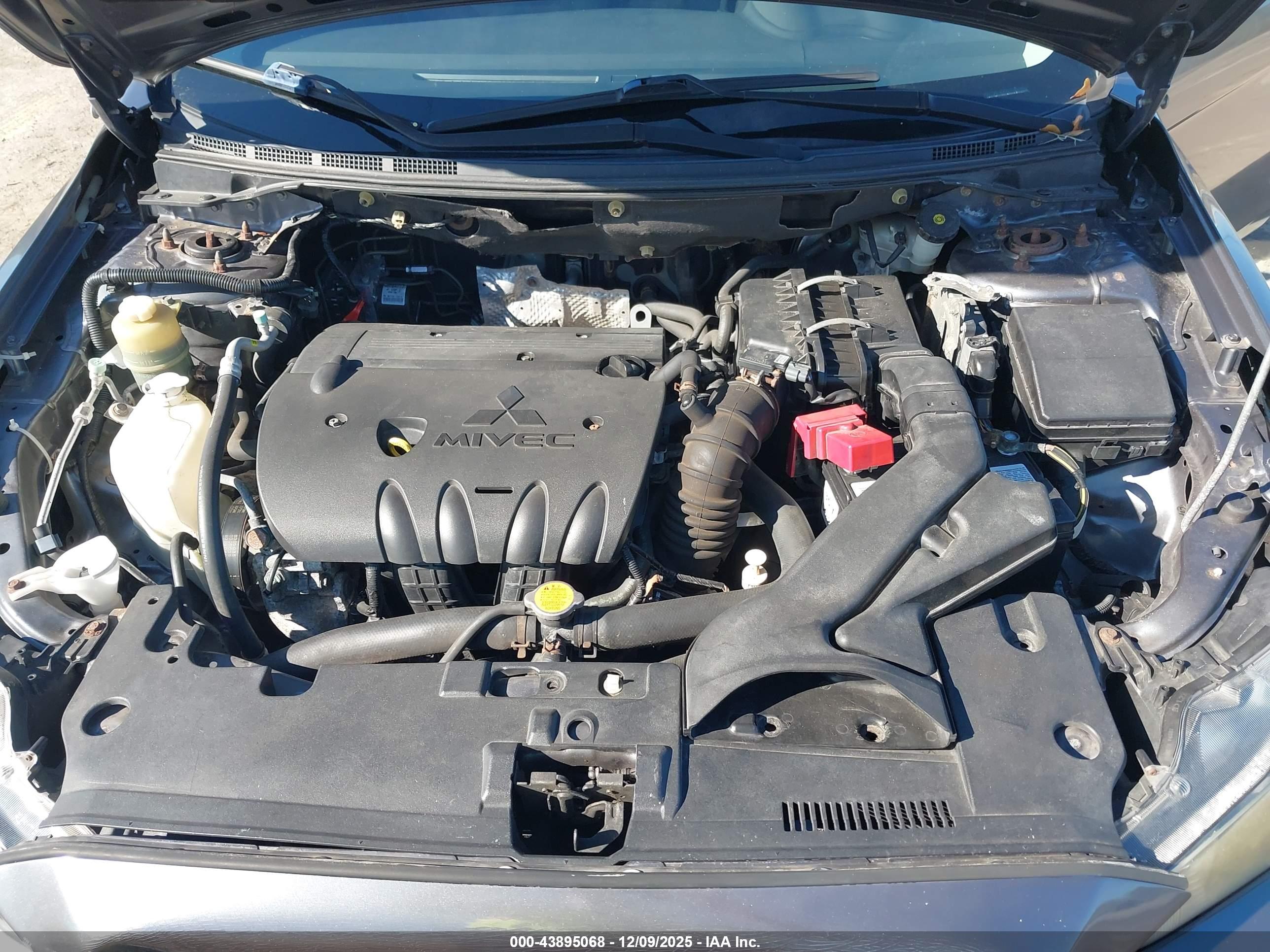 MITSUBISHI LANCER image 10