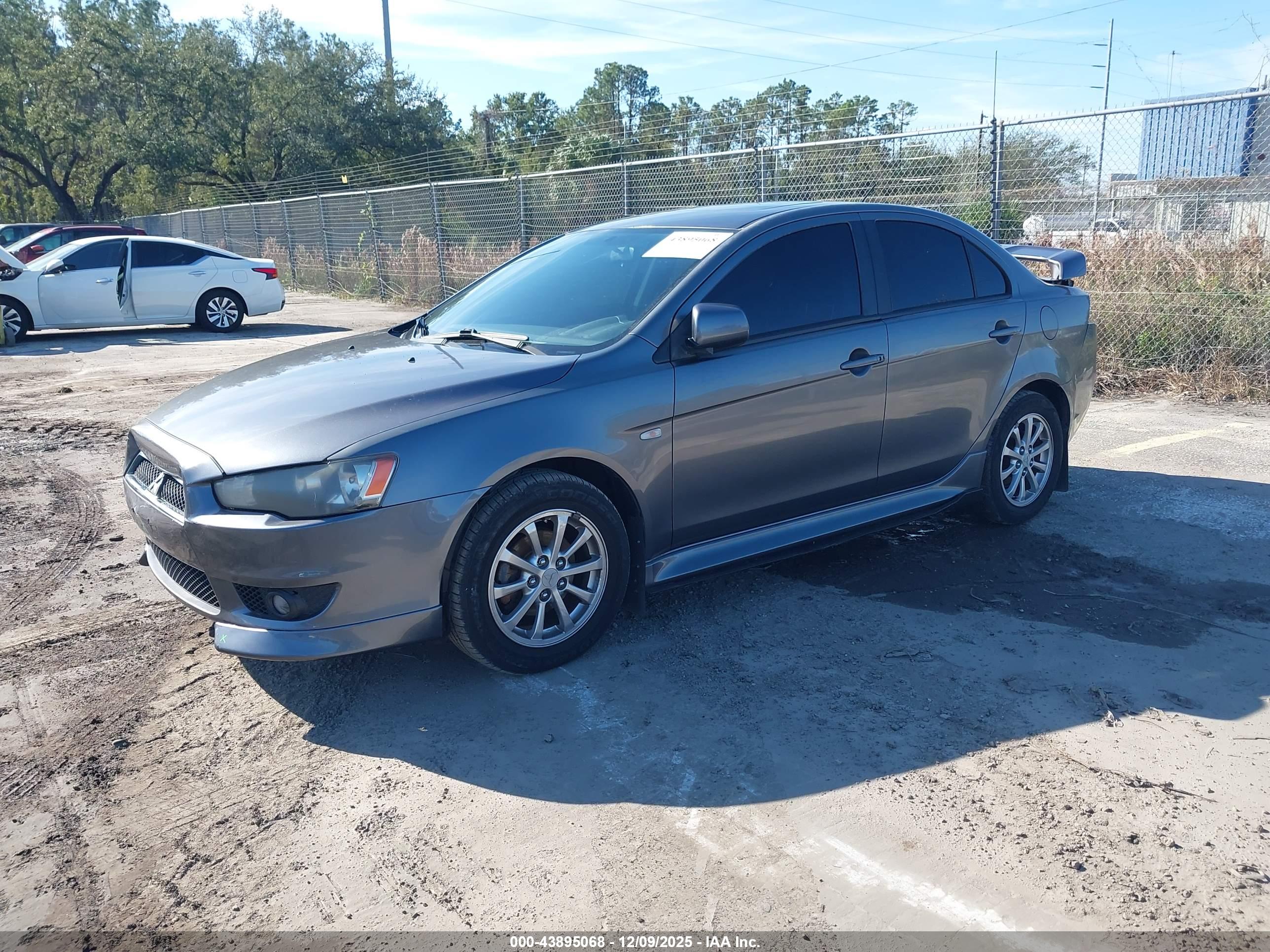 MITSUBISHI LANCER image 2