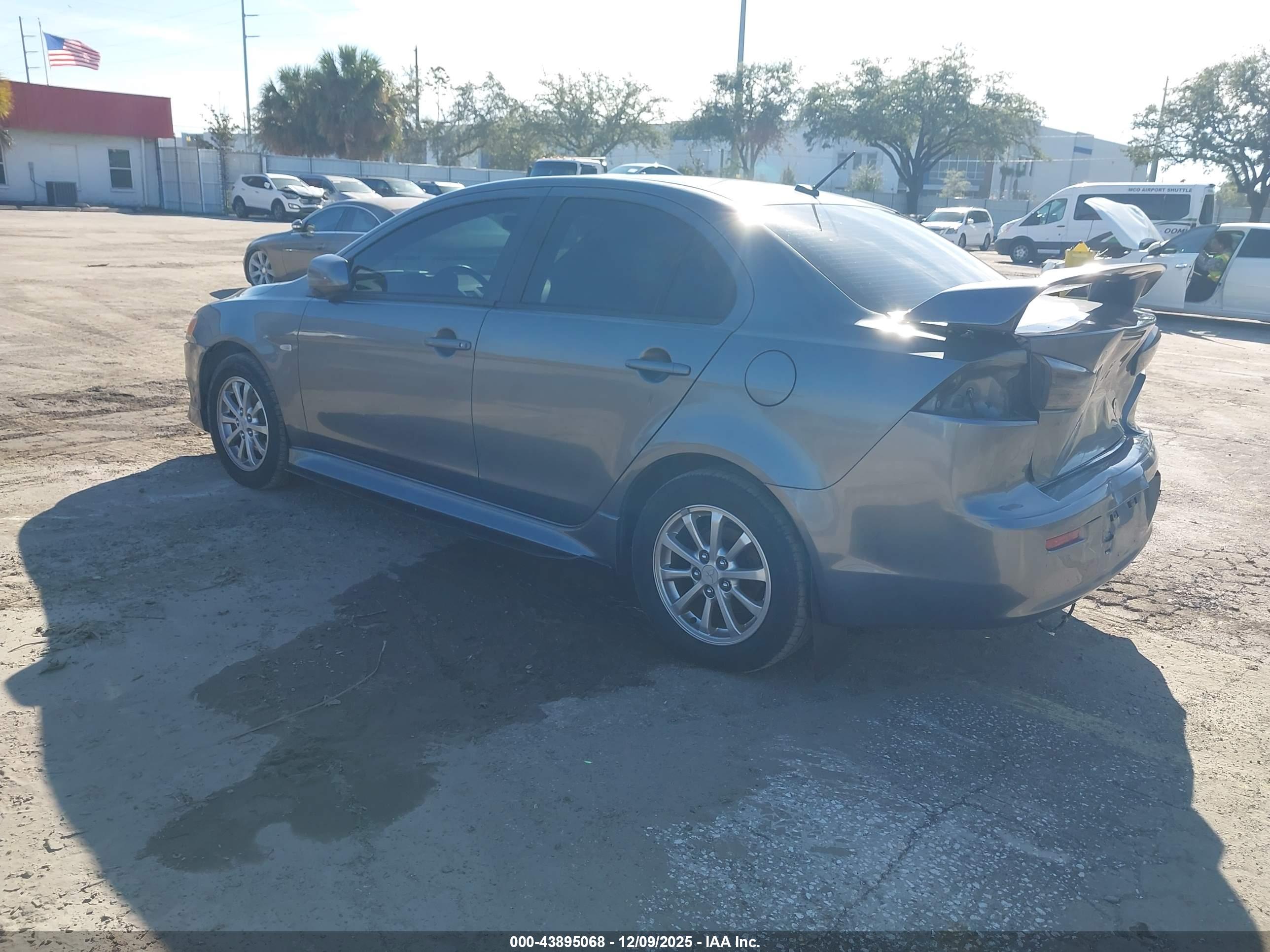MITSUBISHI LANCER image 3