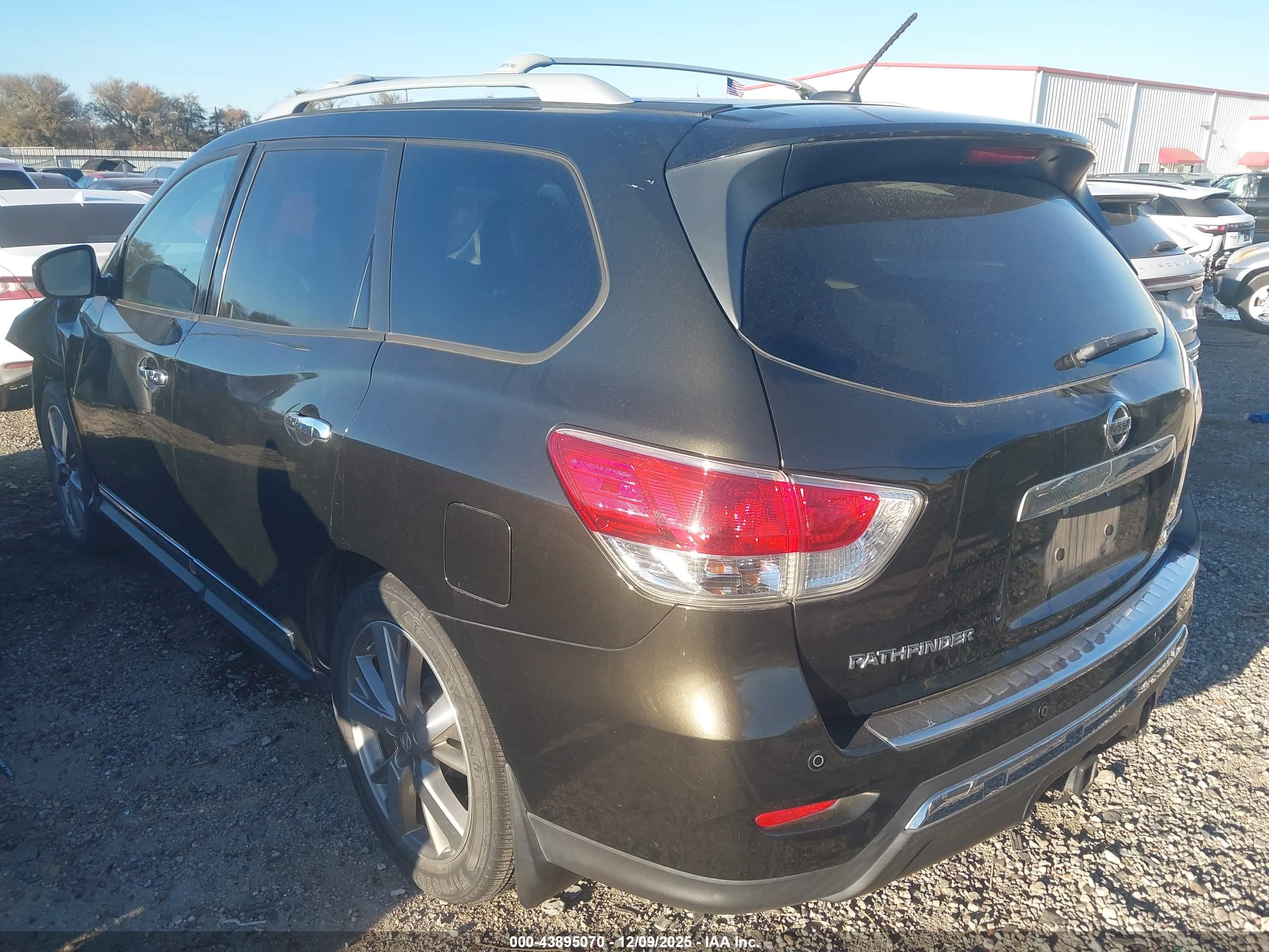 NISSAN PATHFINDER image 3