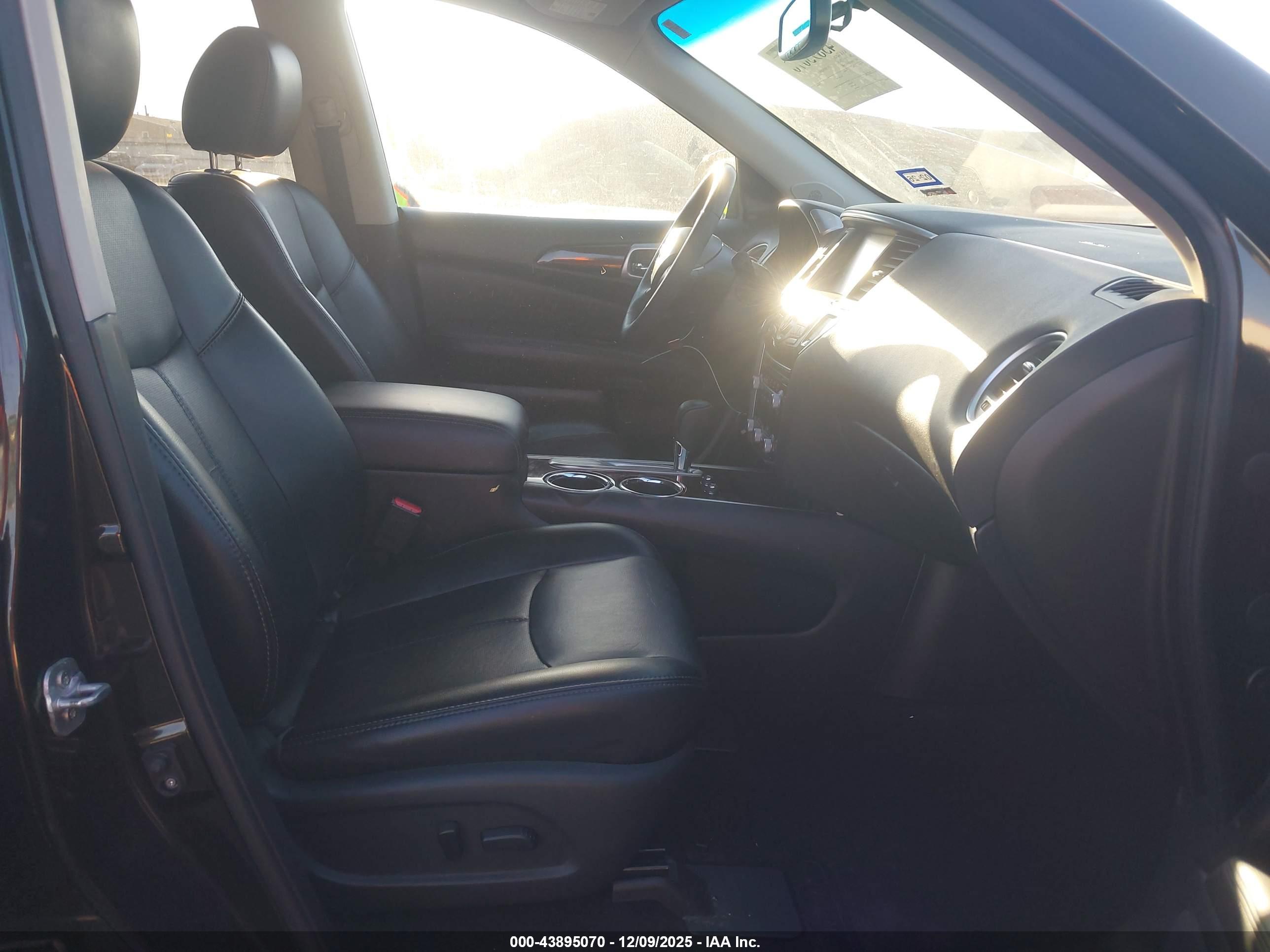 NISSAN PATHFINDER image 5