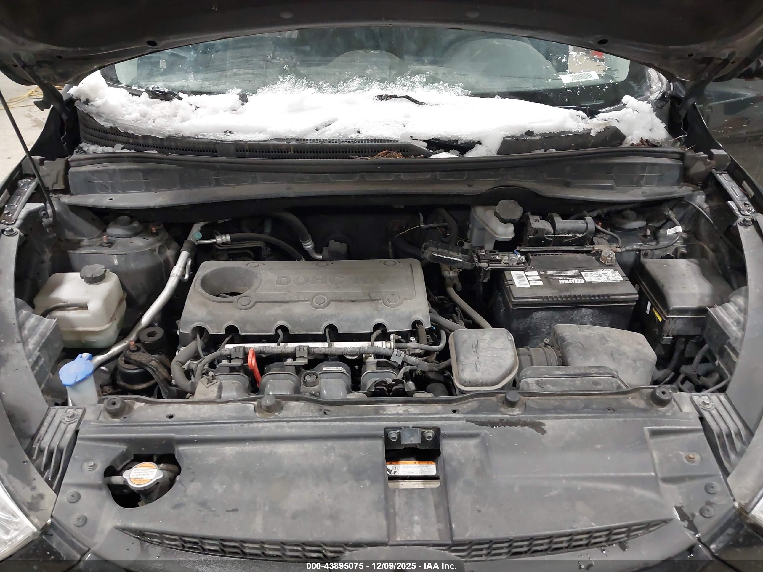 HYUNDAI TUCSON image 10