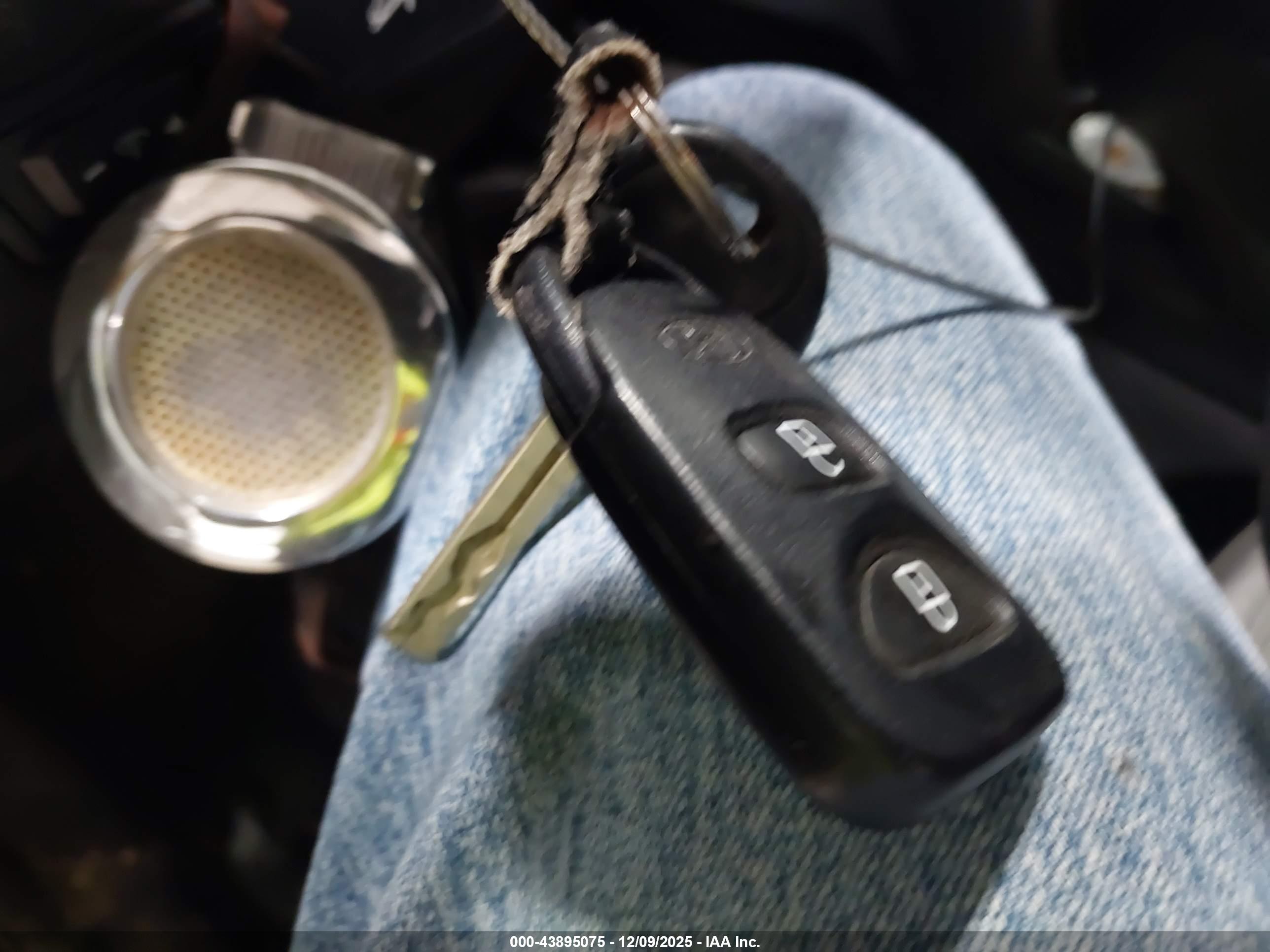 HYUNDAI TUCSON image 11