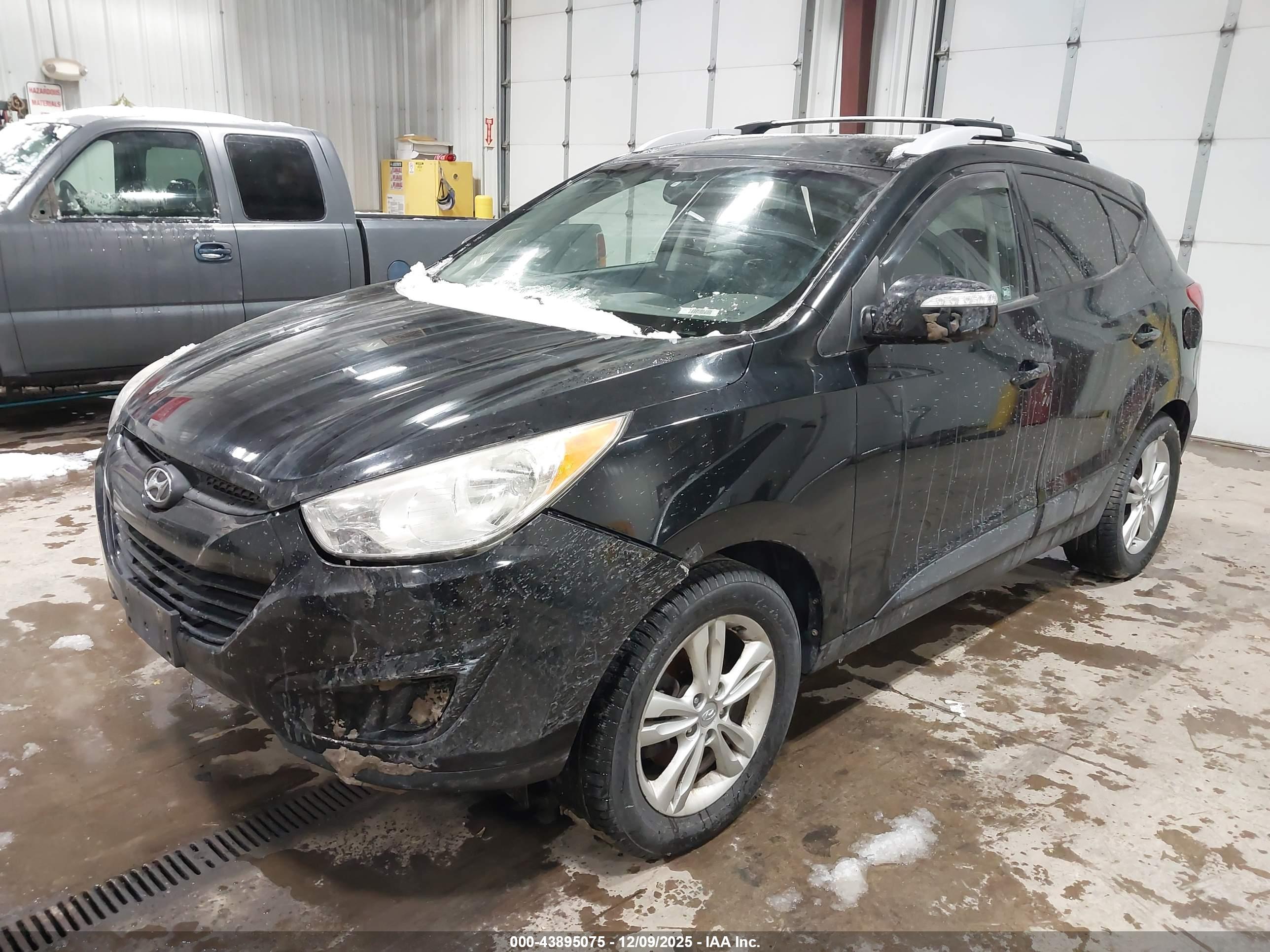 HYUNDAI TUCSON image 2
