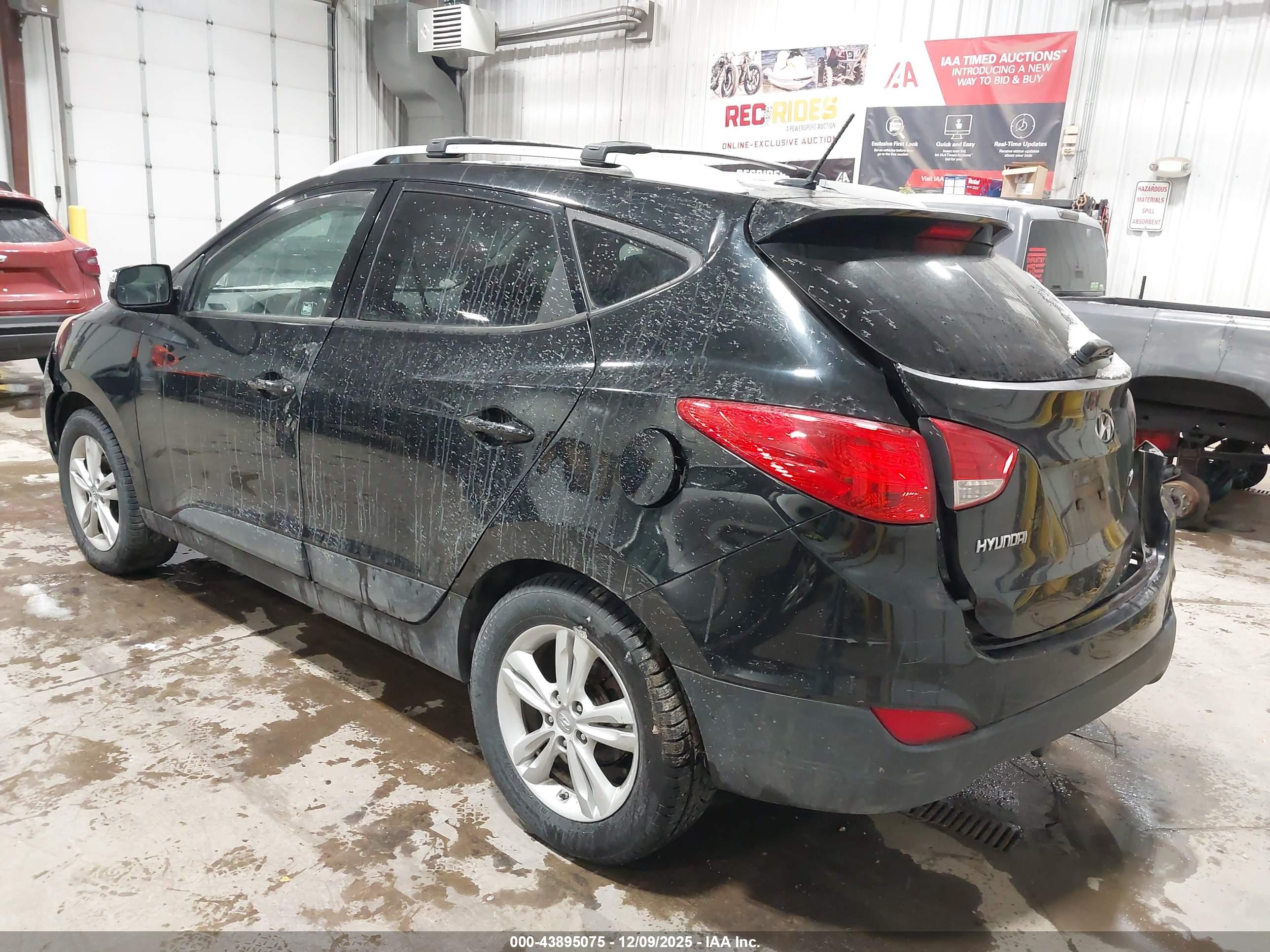 HYUNDAI TUCSON image 3