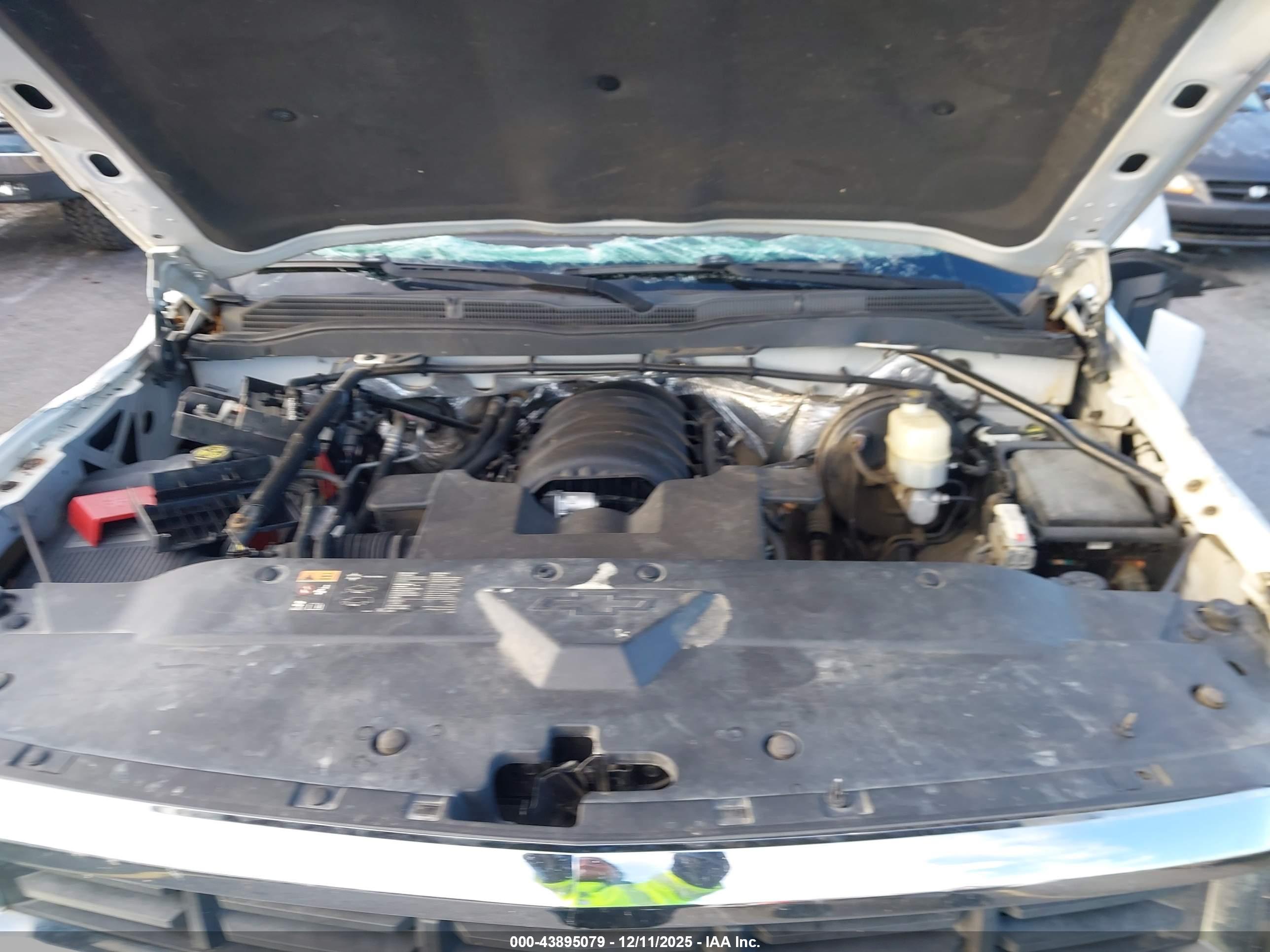 CHEVROLET SILVERADO image 10
