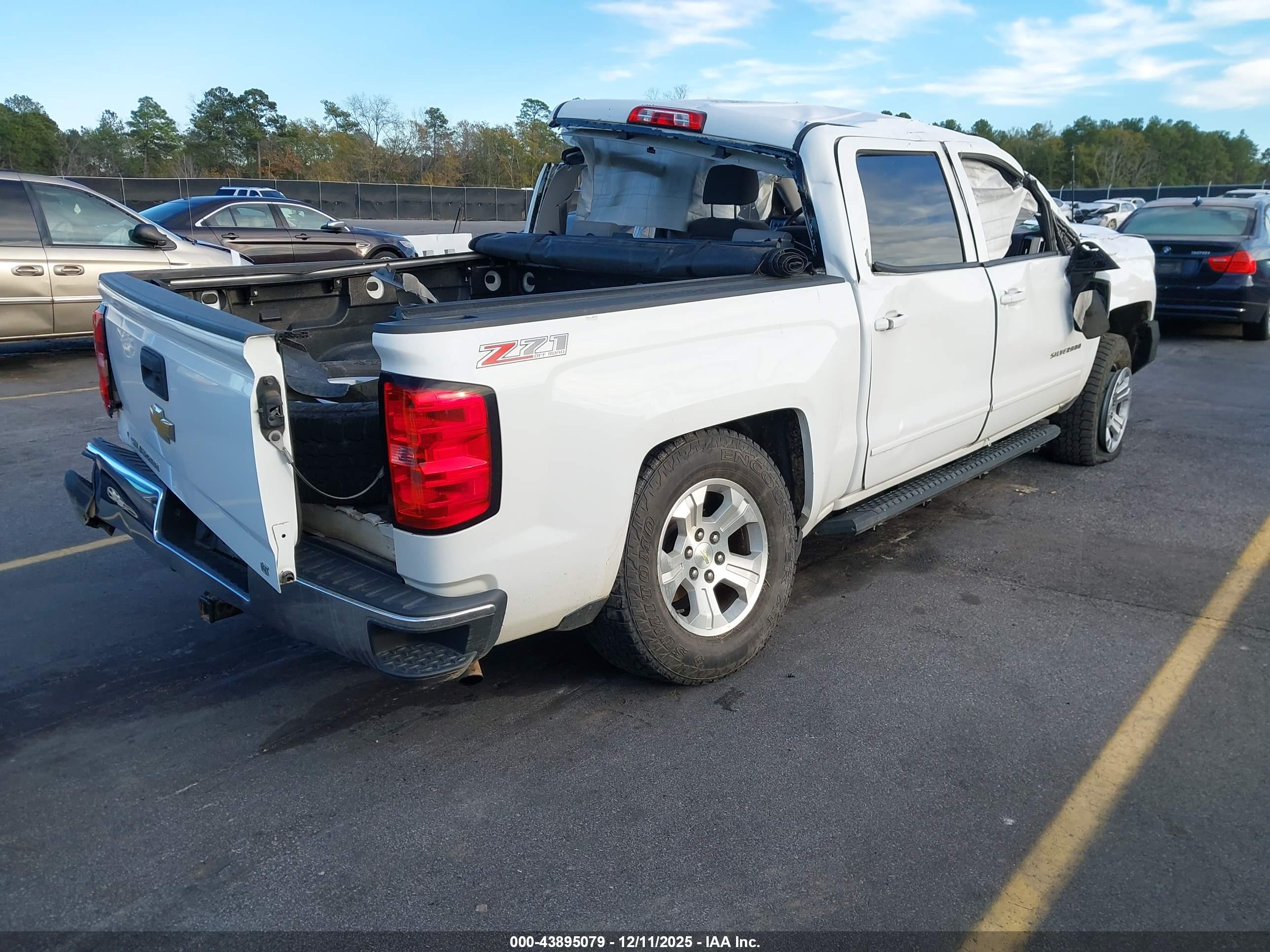 CHEVROLET SILVERADO image 4