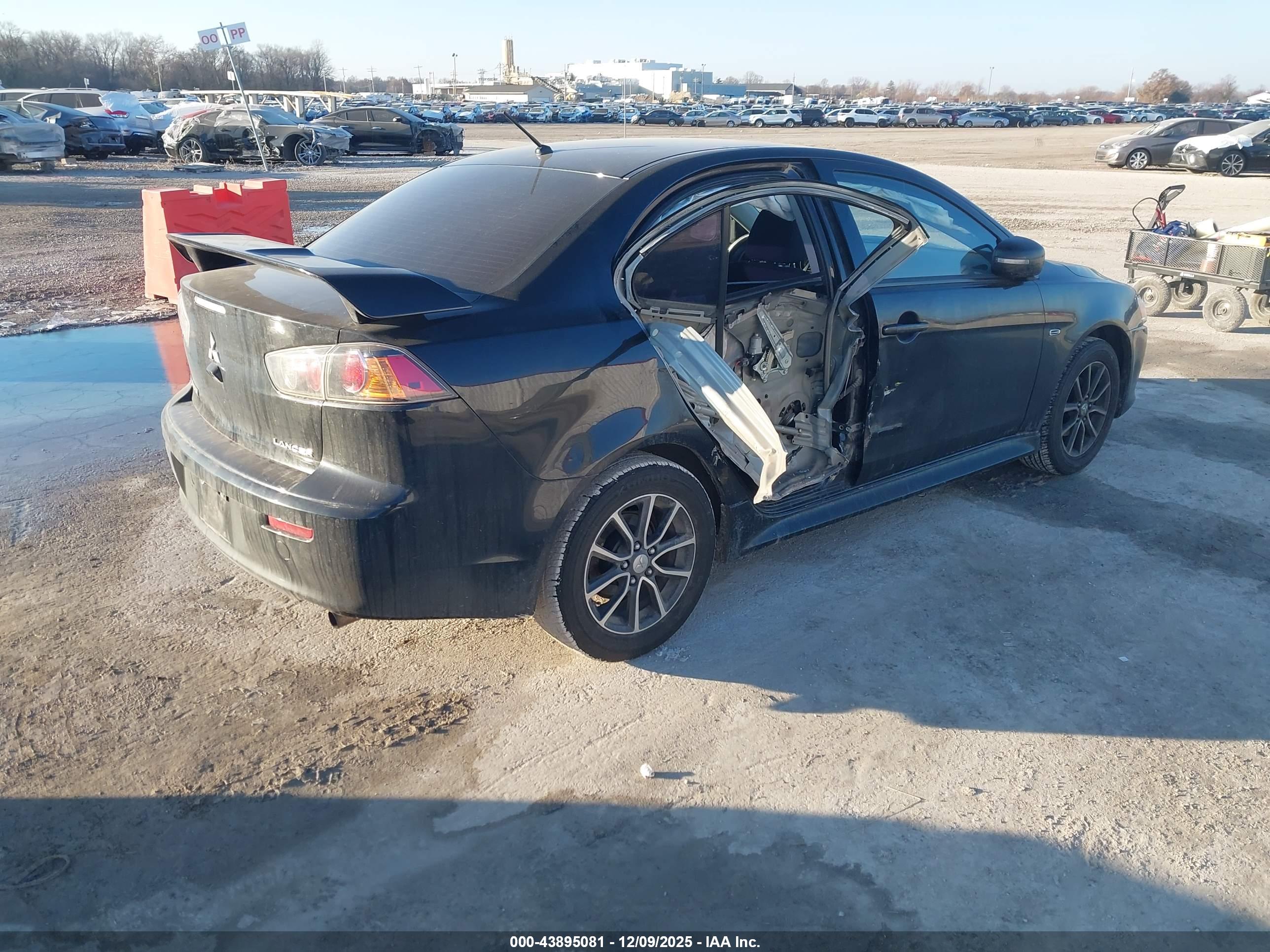 MITSUBISHI LANCER image 4