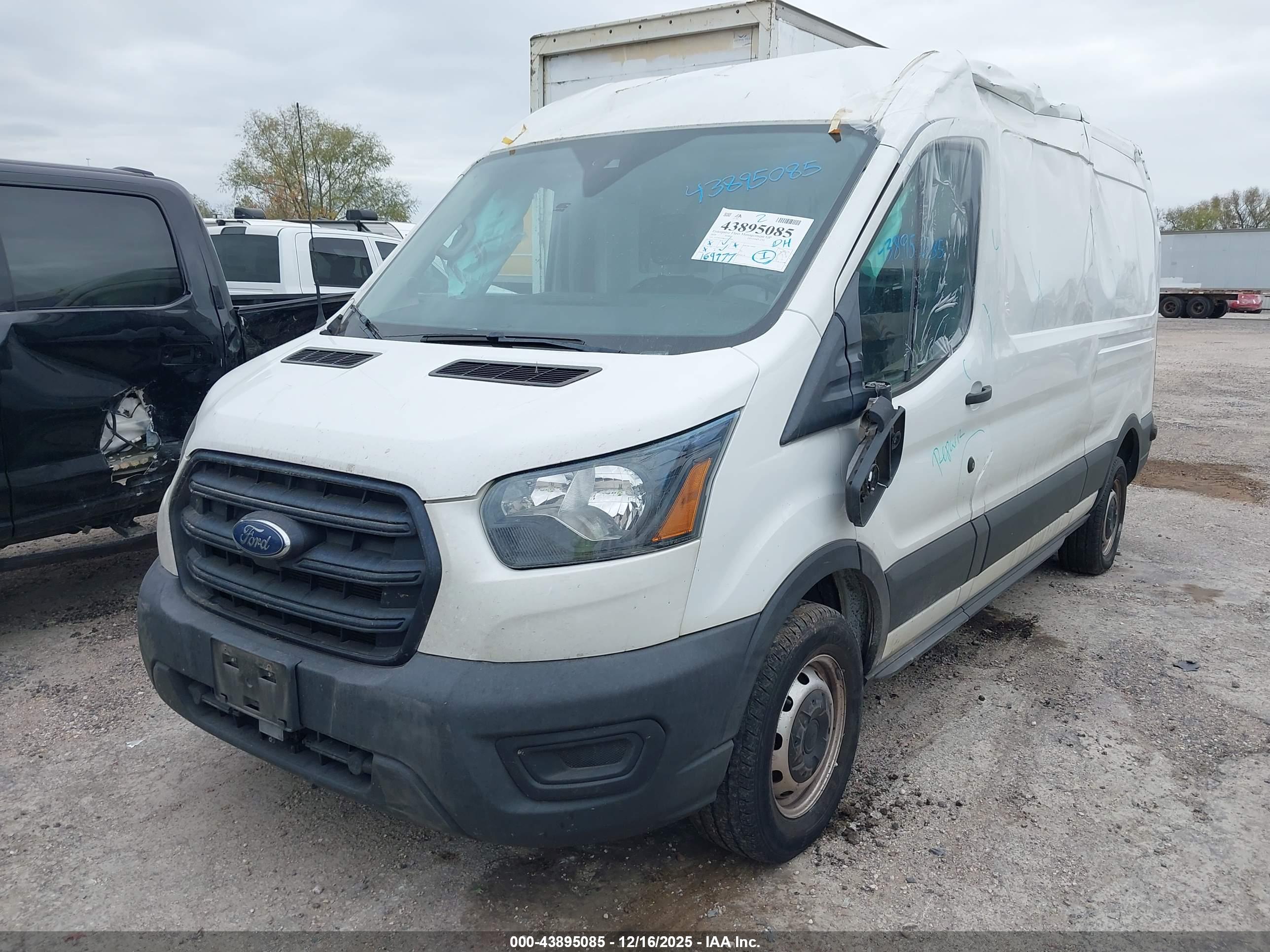 FORD TRANSIT-250 image 2