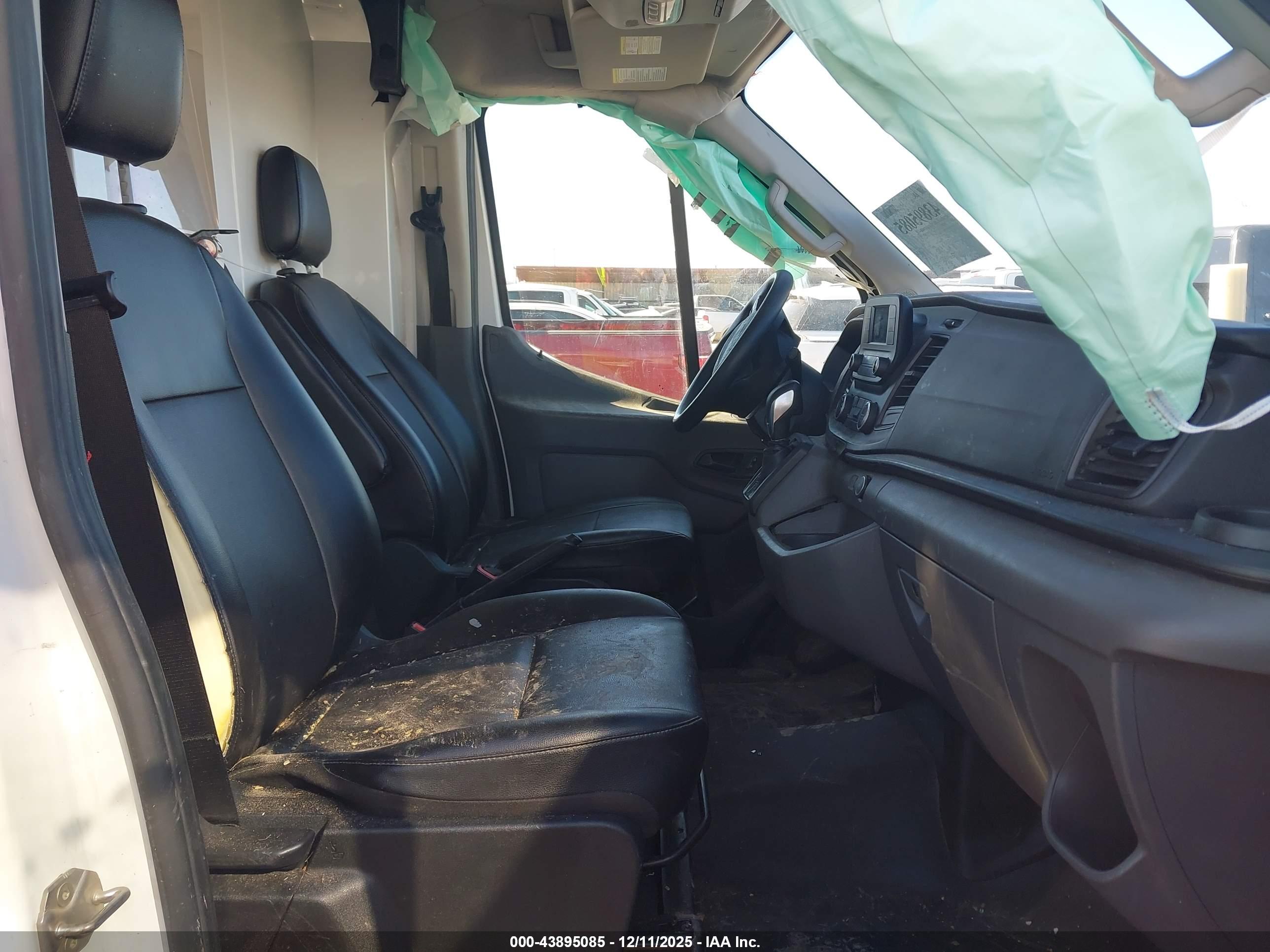 FORD TRANSIT-250 image 5