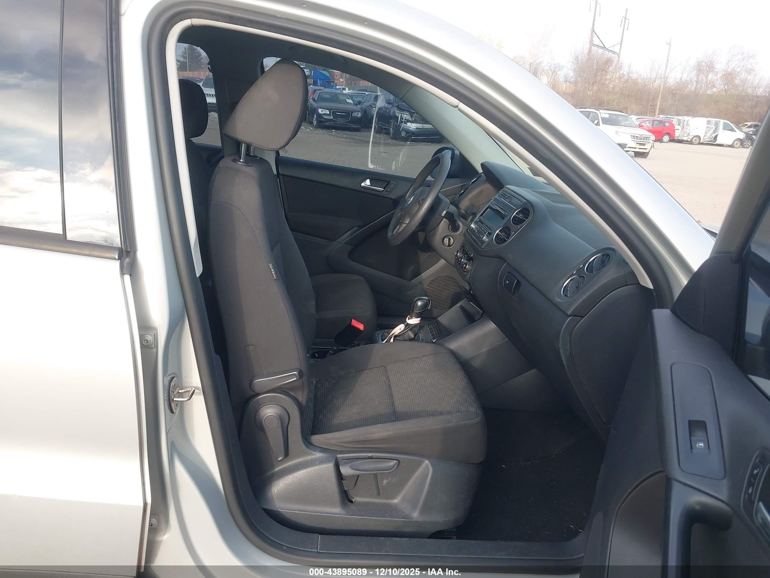 VOLKSWAGEN TIGUAN image 5