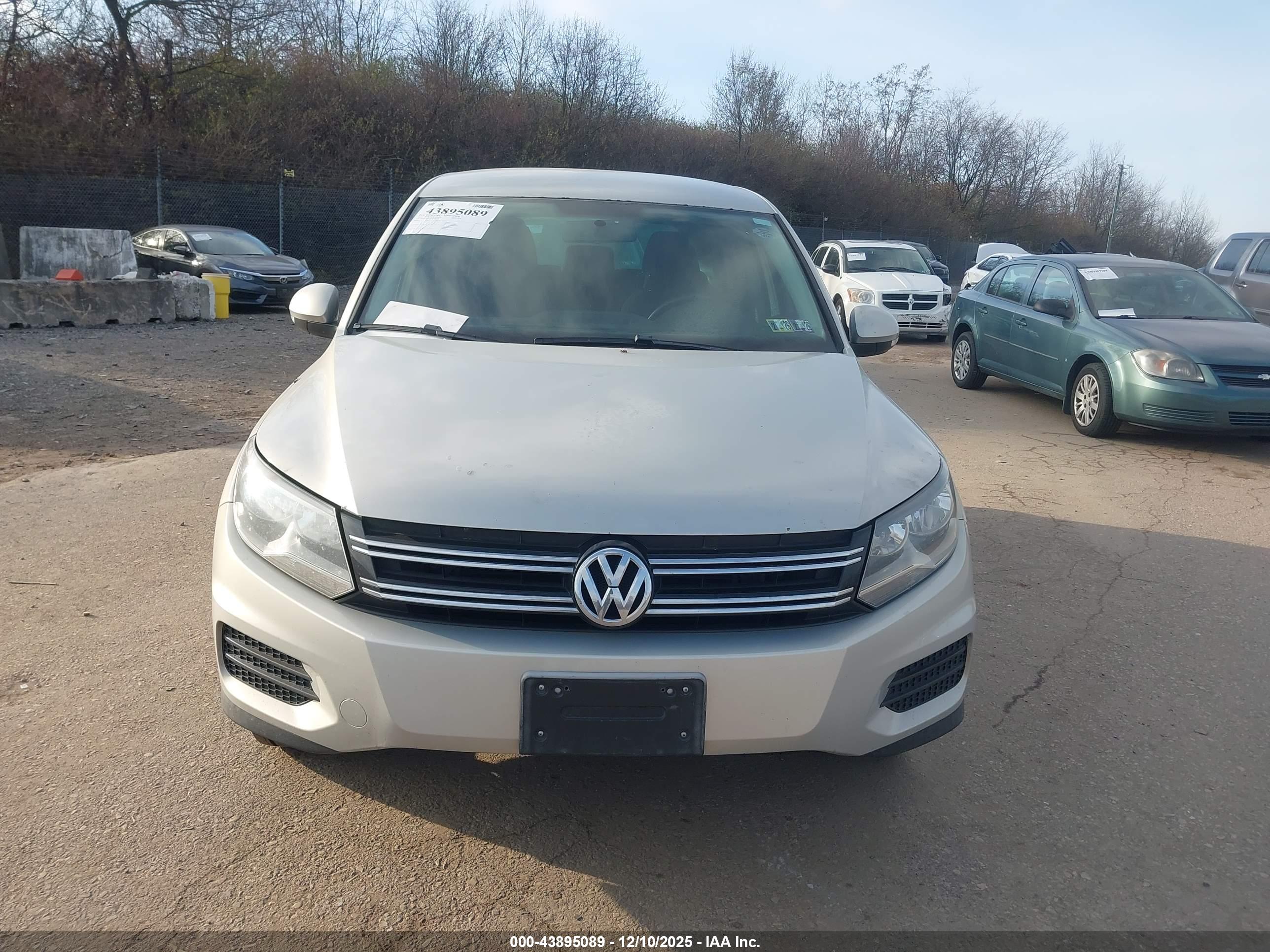 VOLKSWAGEN TIGUAN image 6