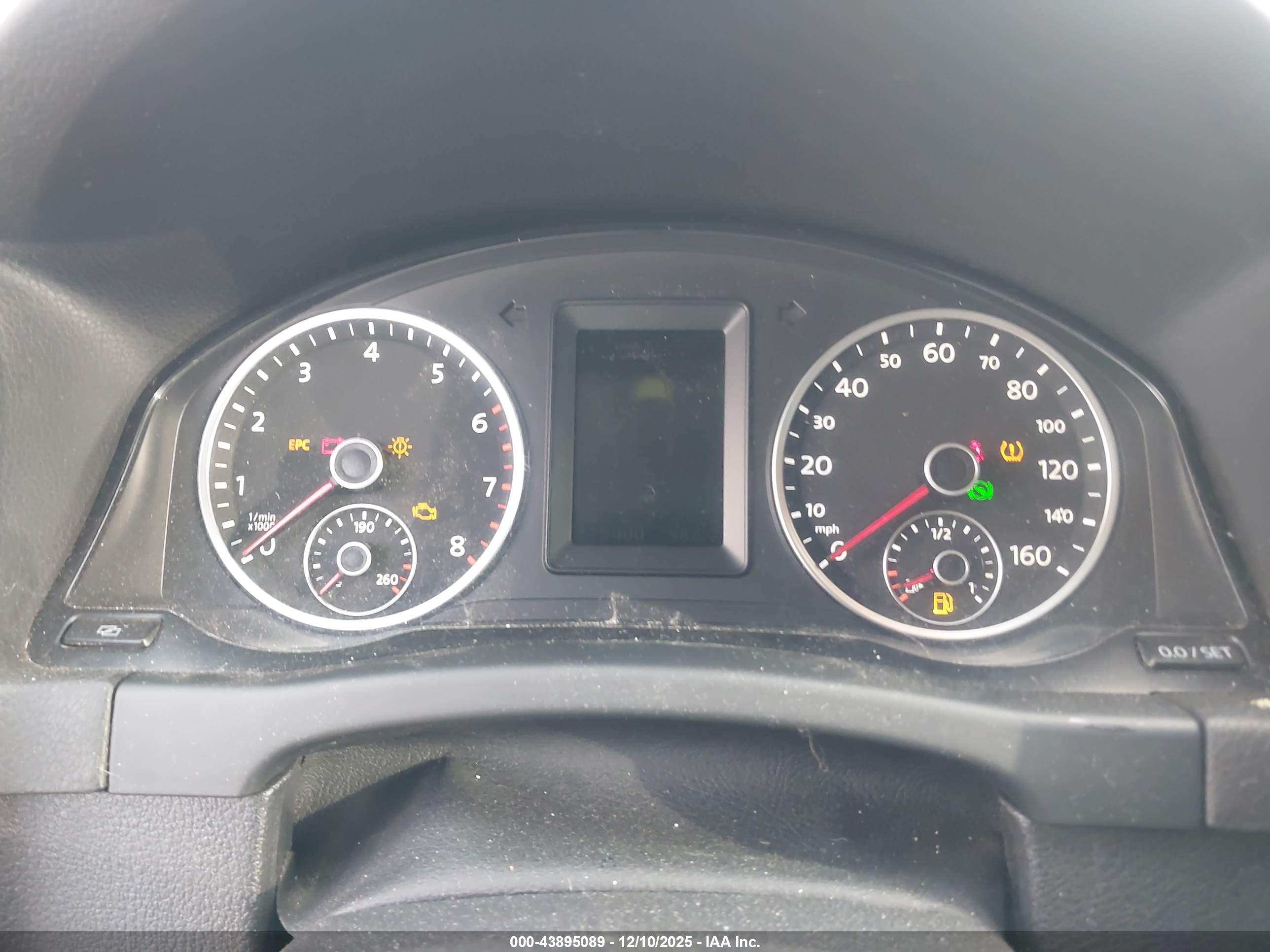 VOLKSWAGEN TIGUAN image 7