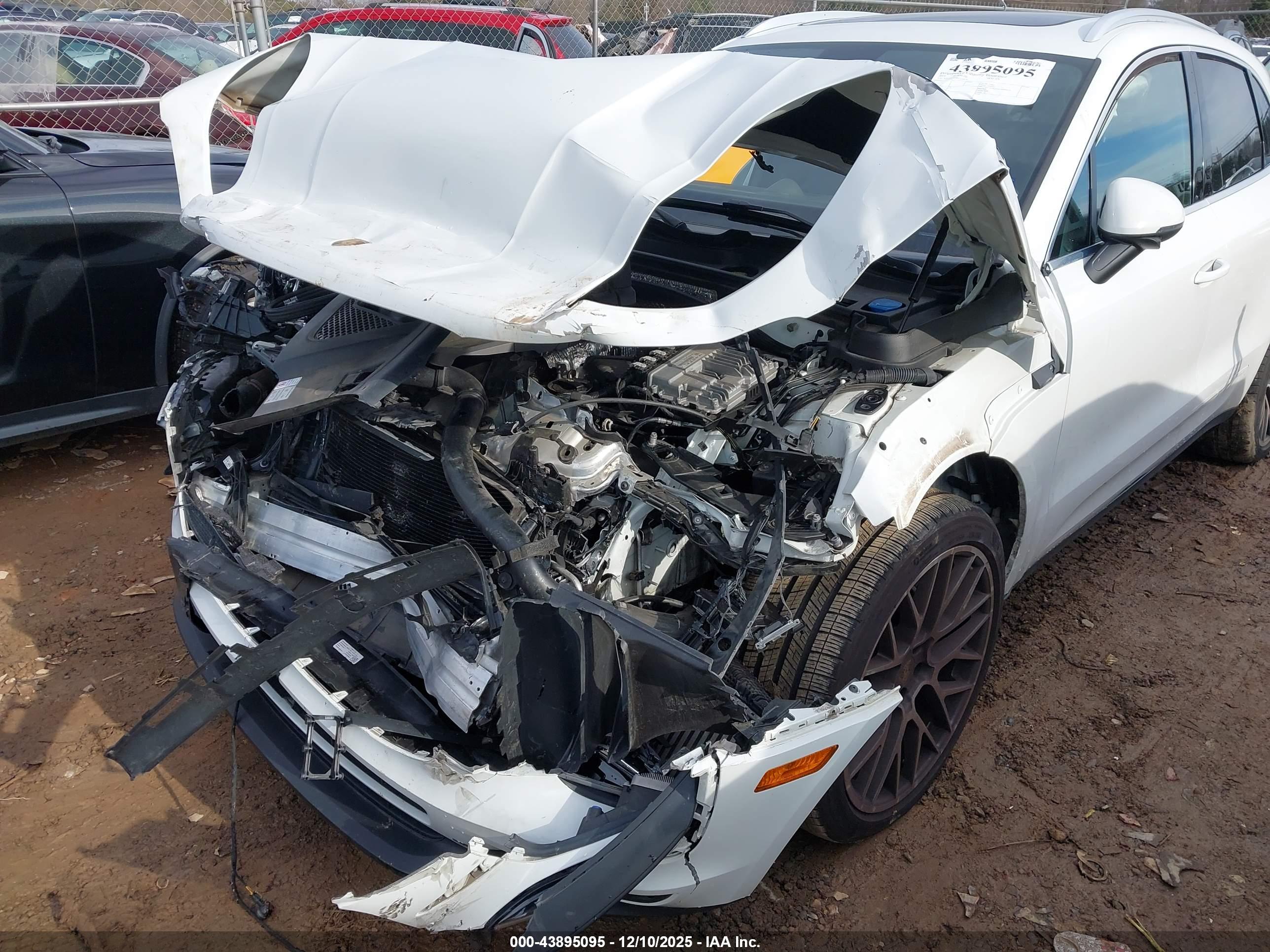 PORSCHE MACAN image 6