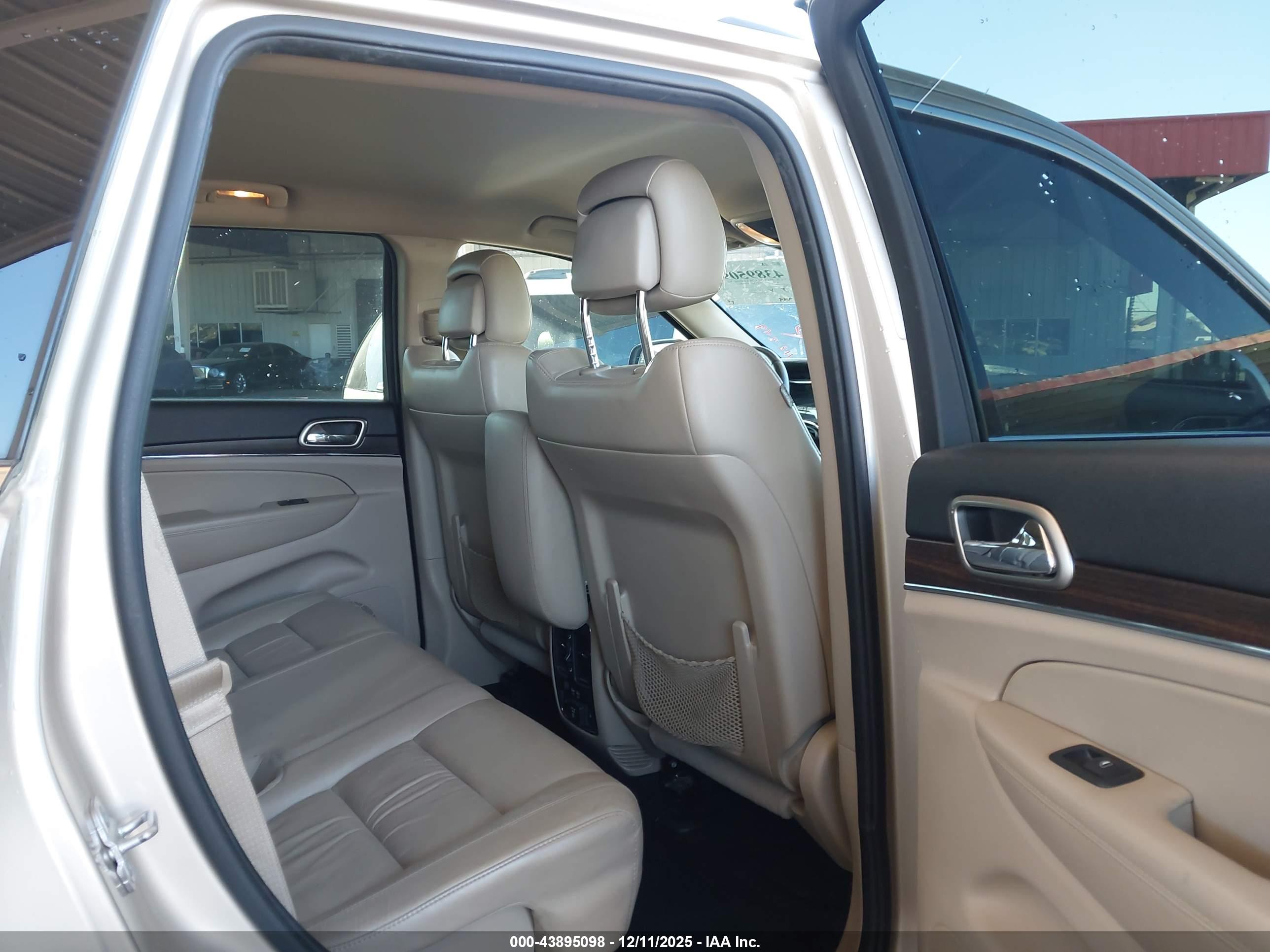 JEEP GRAND image 8
