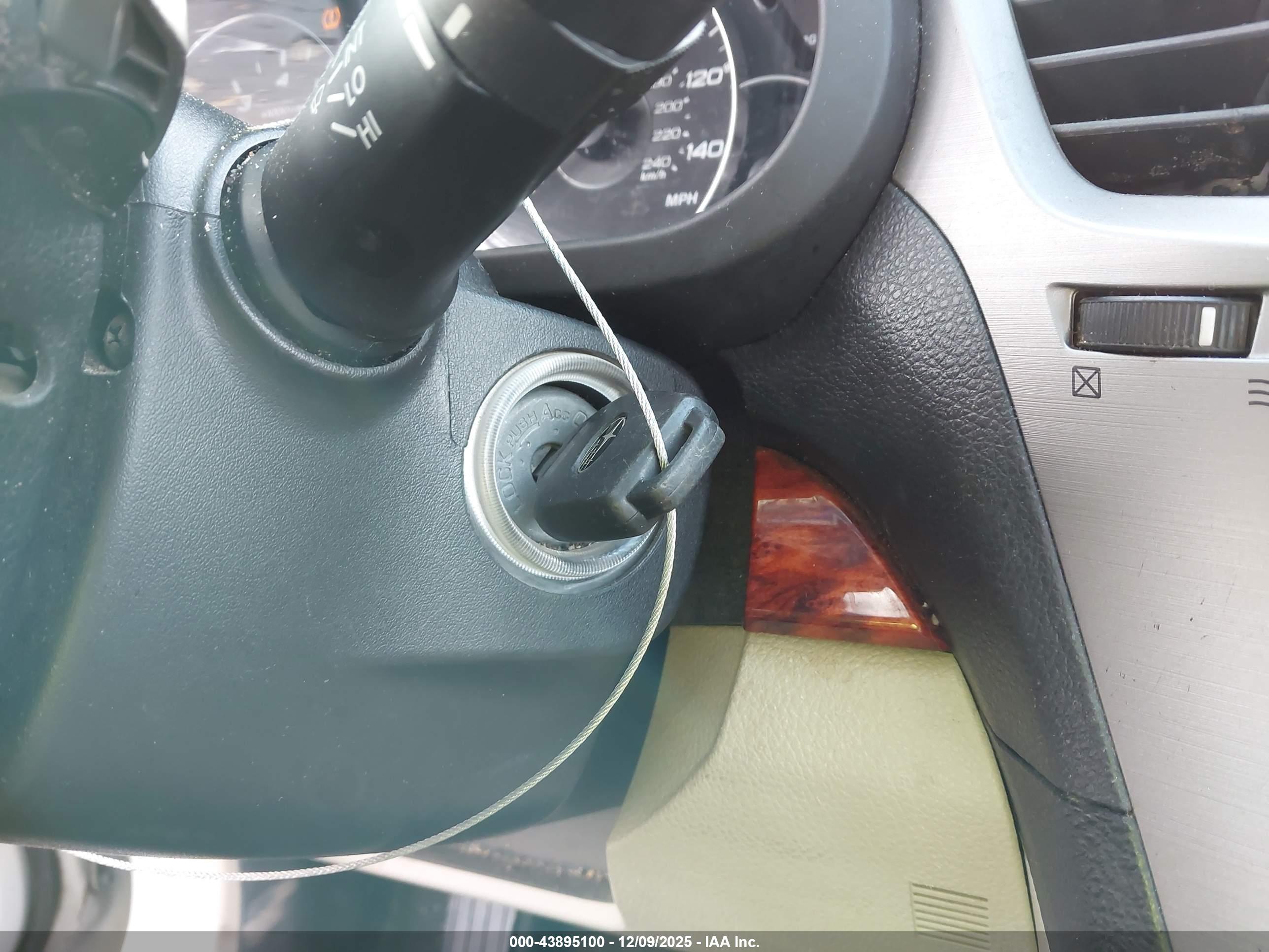 SUBARU OUTBACK image 11
