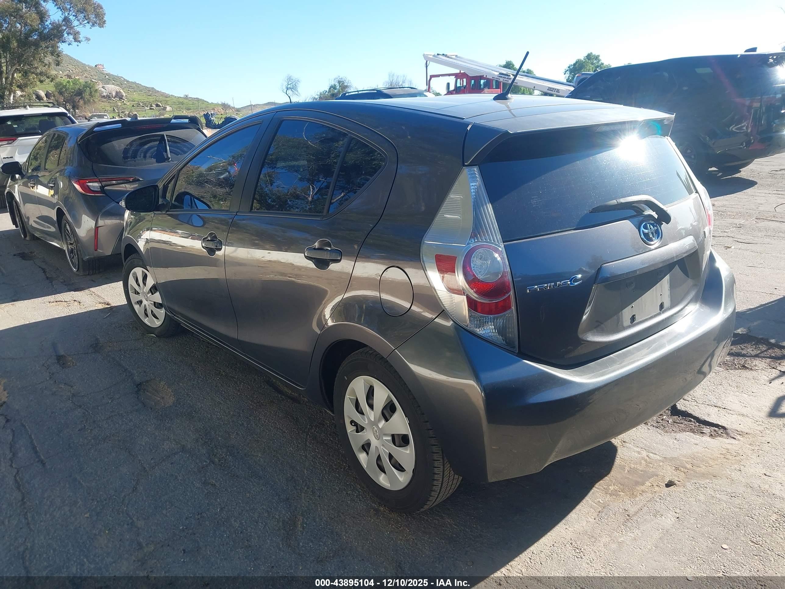 TOYOTA PRIUS image 3