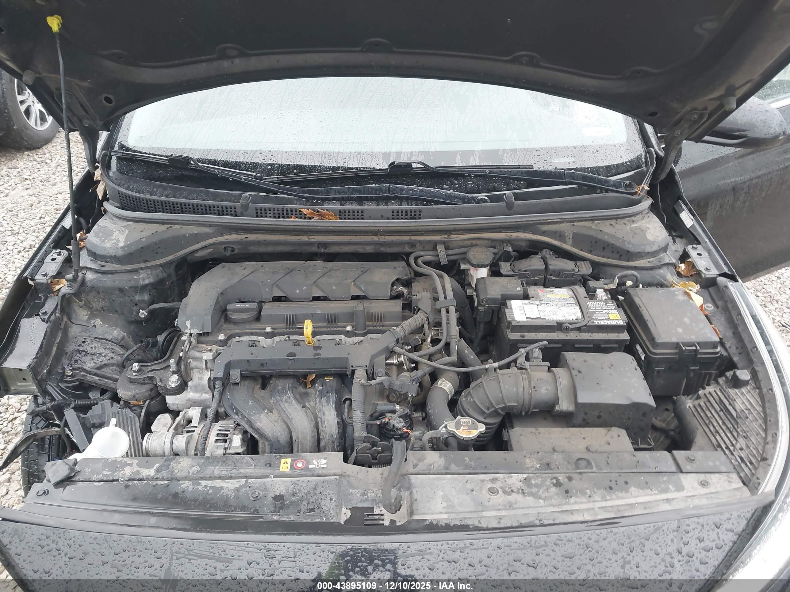 HYUNDAI ACCENT image 10