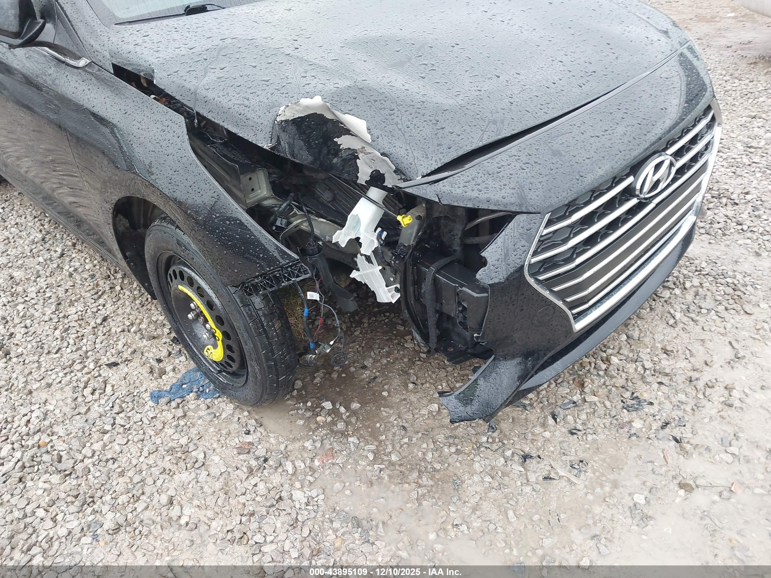 HYUNDAI ACCENT image 6