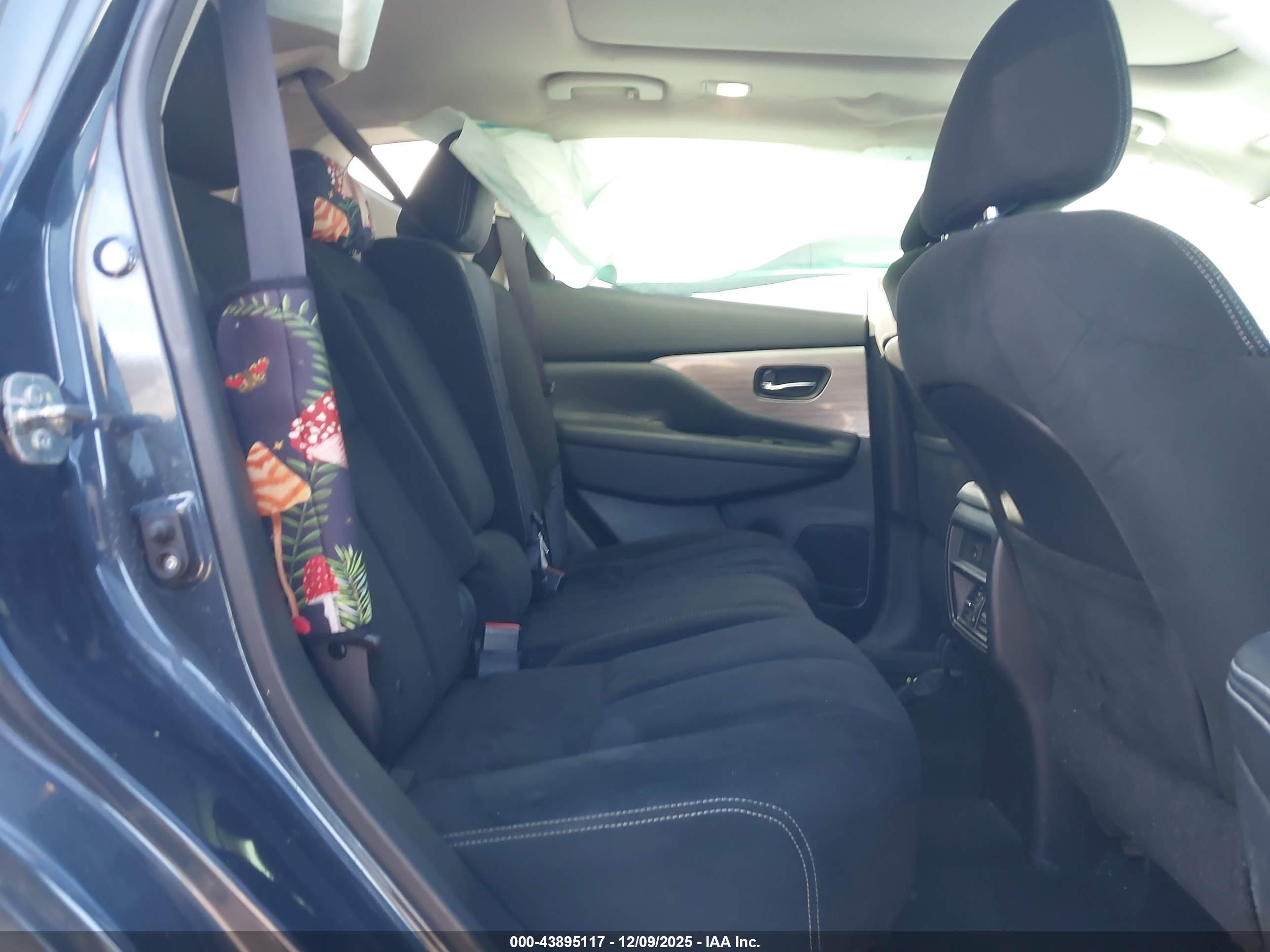 NISSAN MURANO image 8
