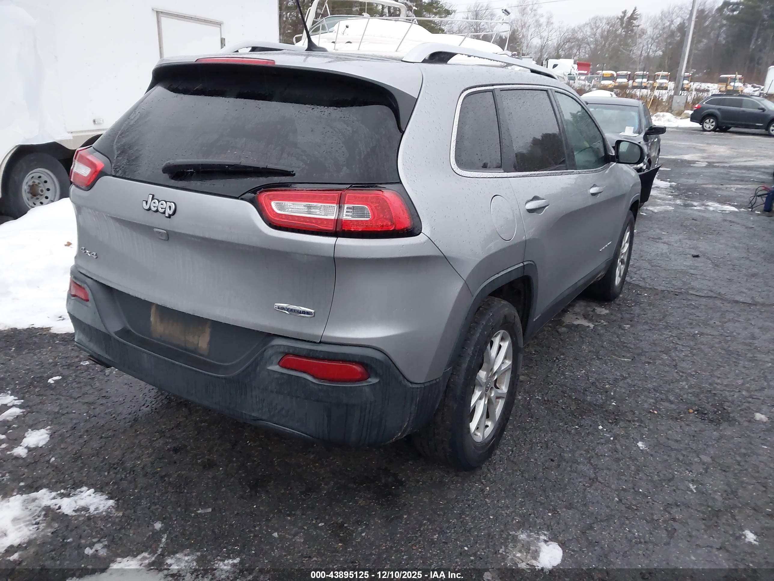JEEP CHEROKEE image 4