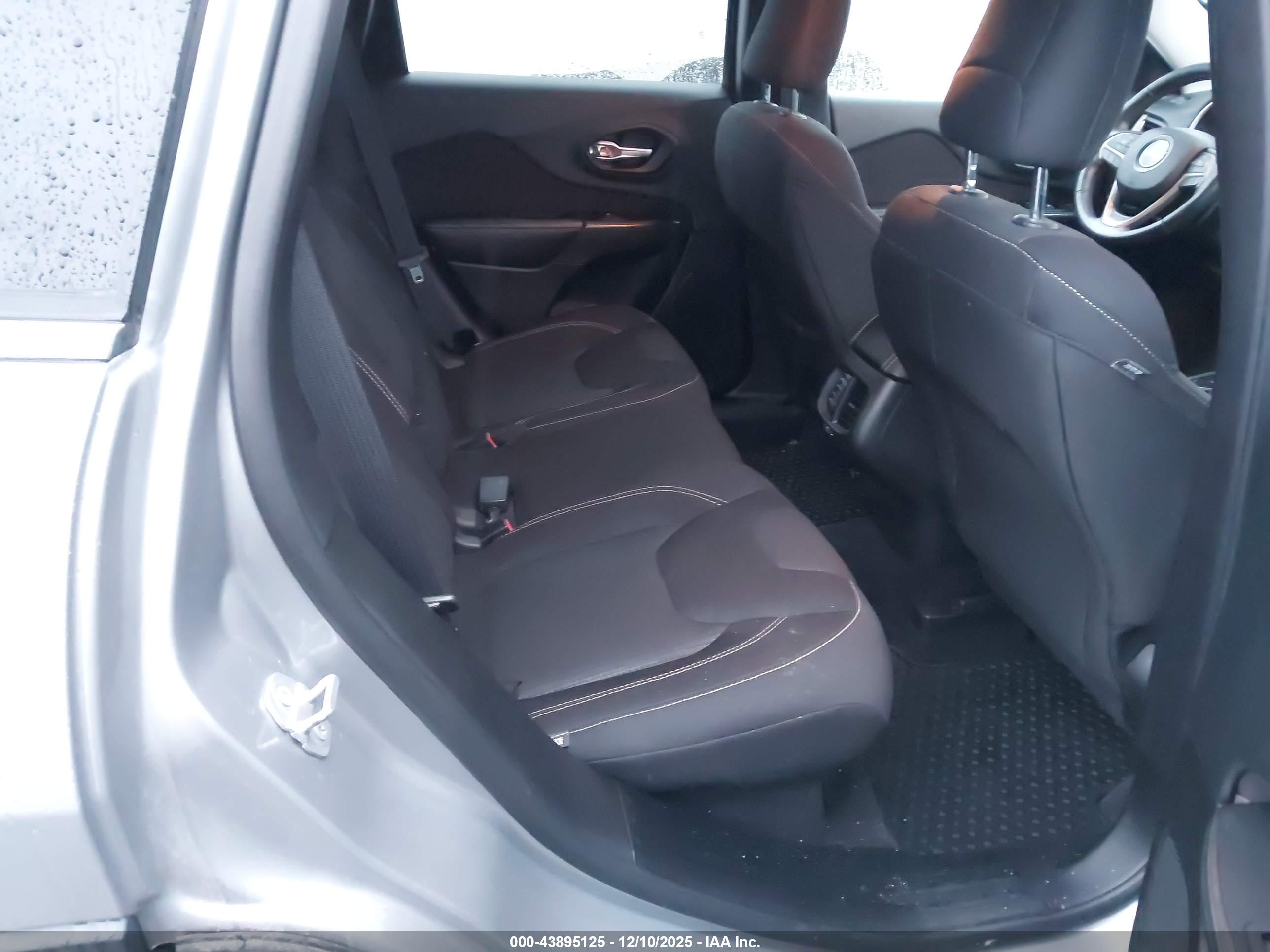 JEEP CHEROKEE image 8